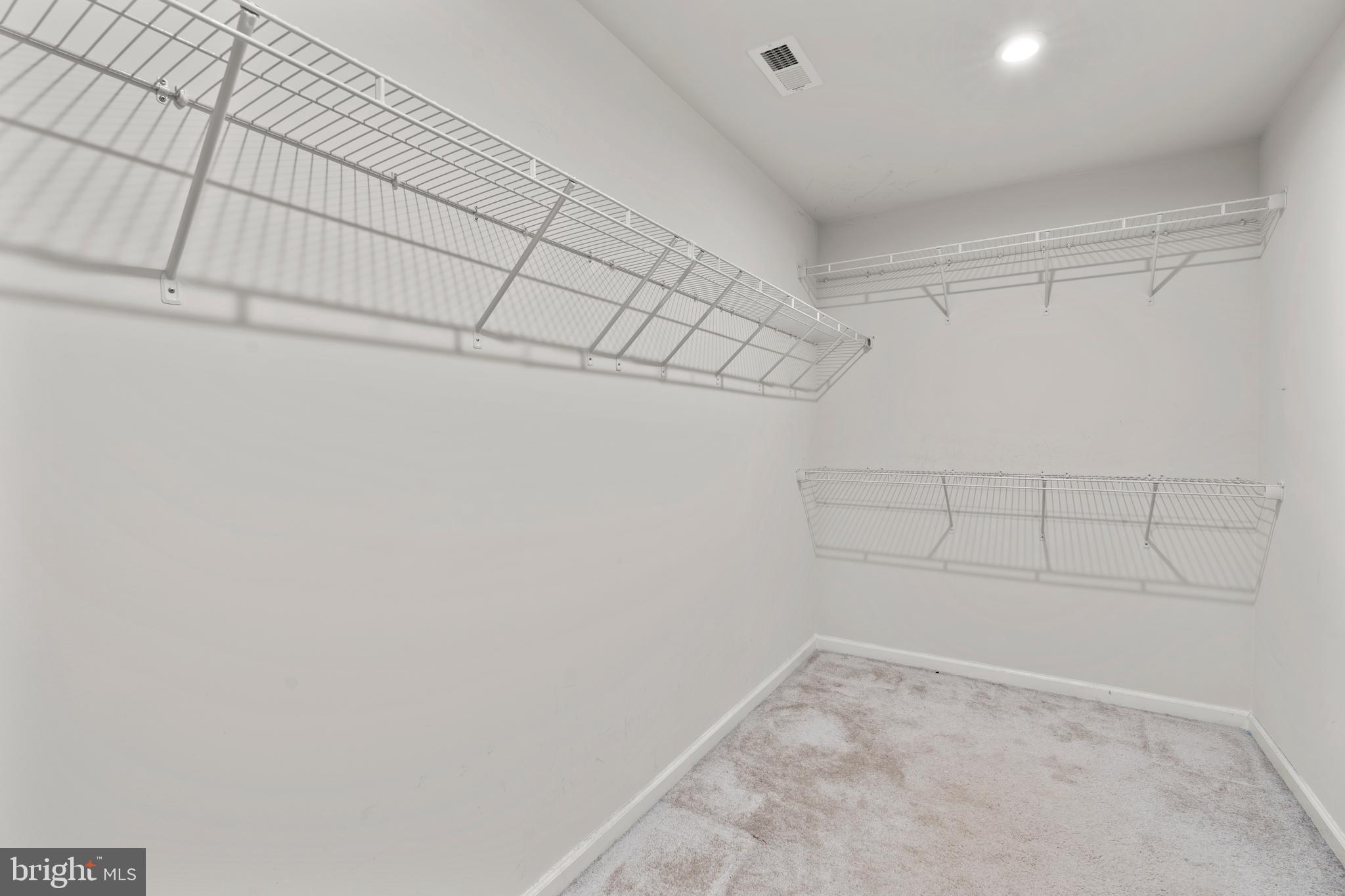 SCENIC MANOR - Residential