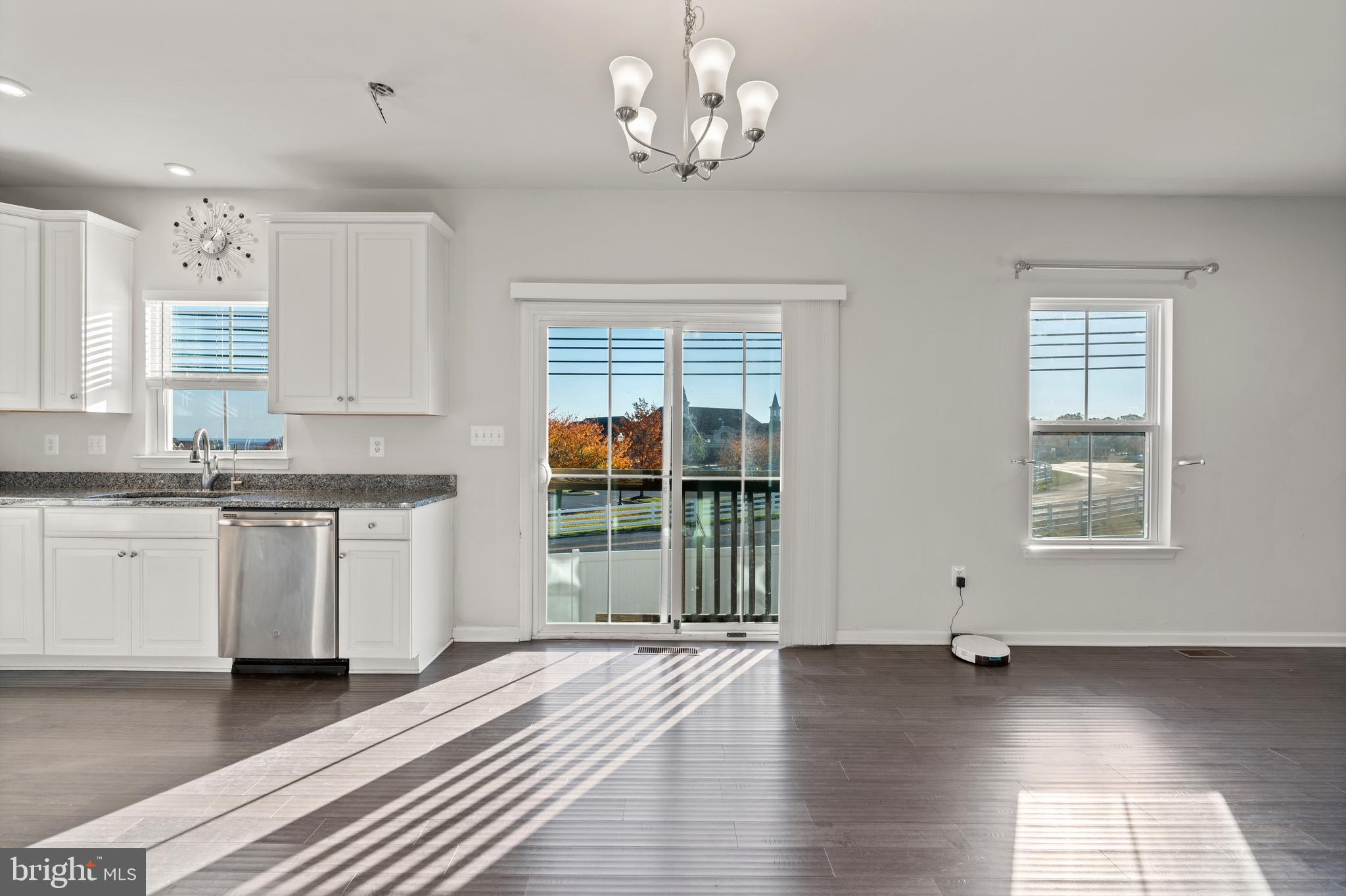 SCENIC MANOR - Residential