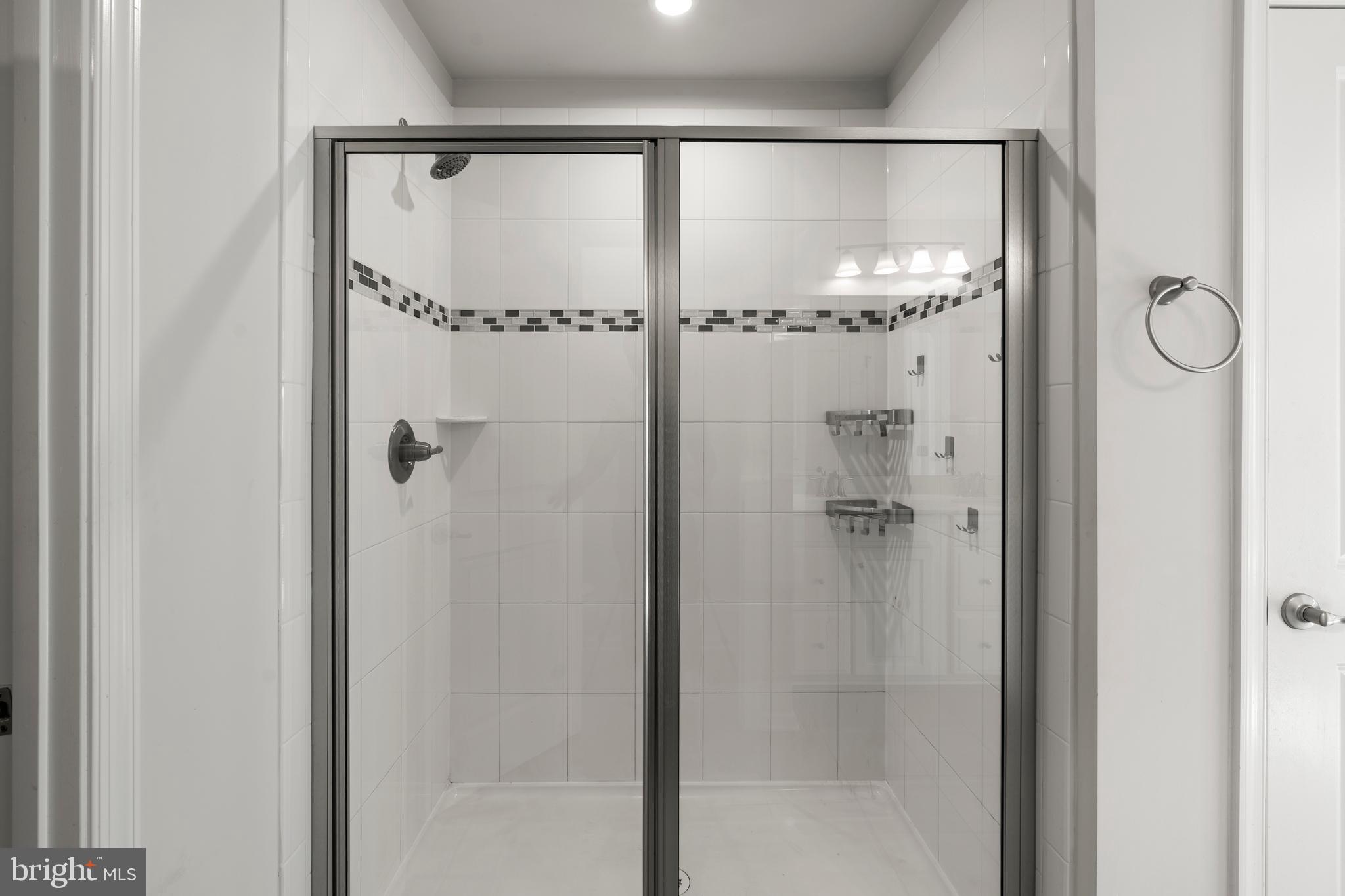 SCENIC MANOR - Residential