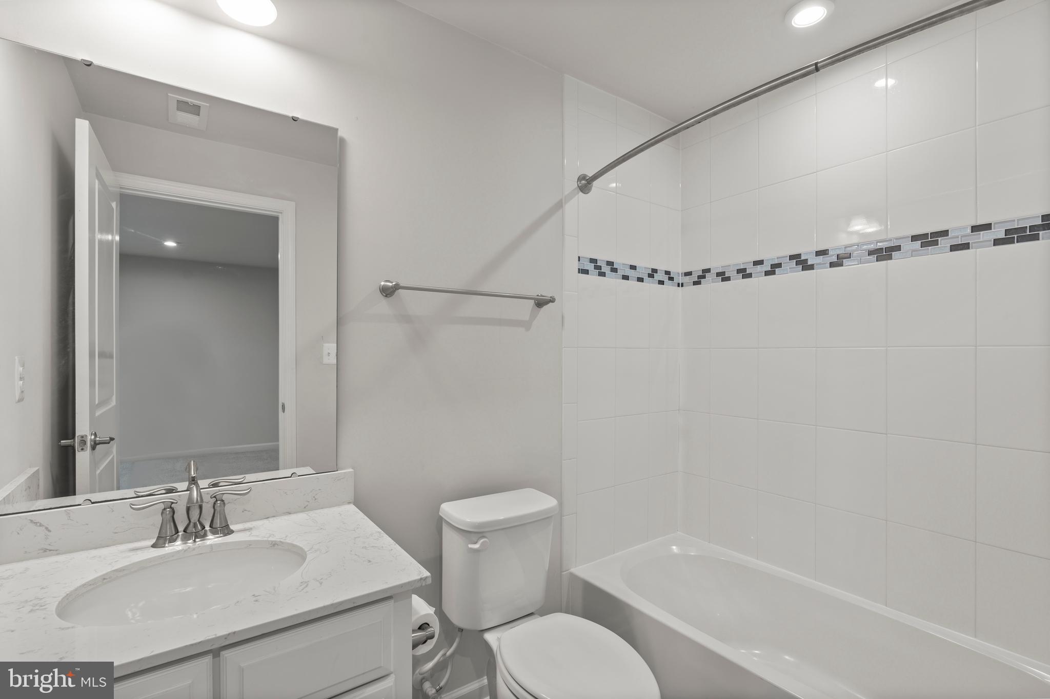 SCENIC MANOR - Residential