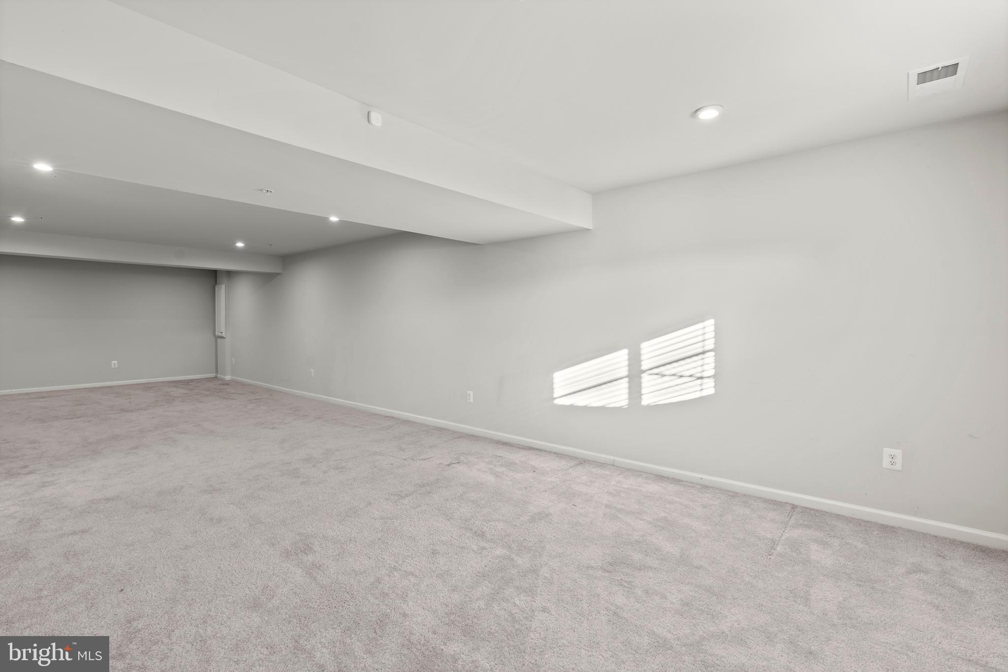 SCENIC MANOR - Residential