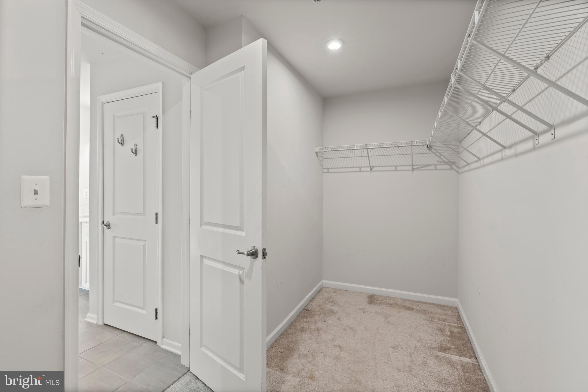 SCENIC MANOR - Residential