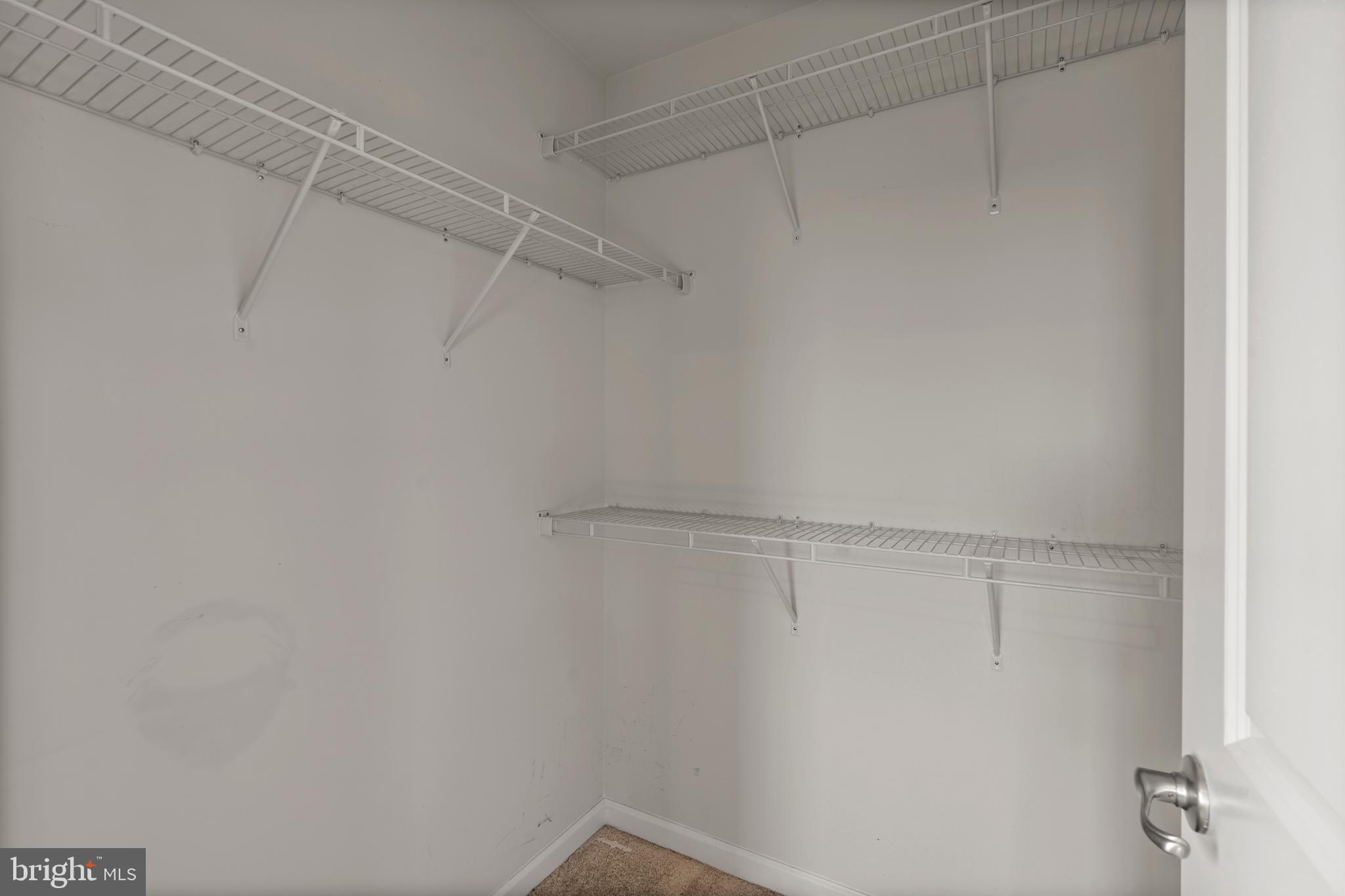 SCENIC MANOR - Residential