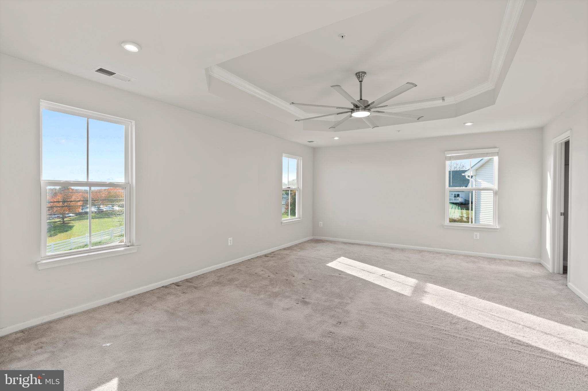 SCENIC MANOR - Residential