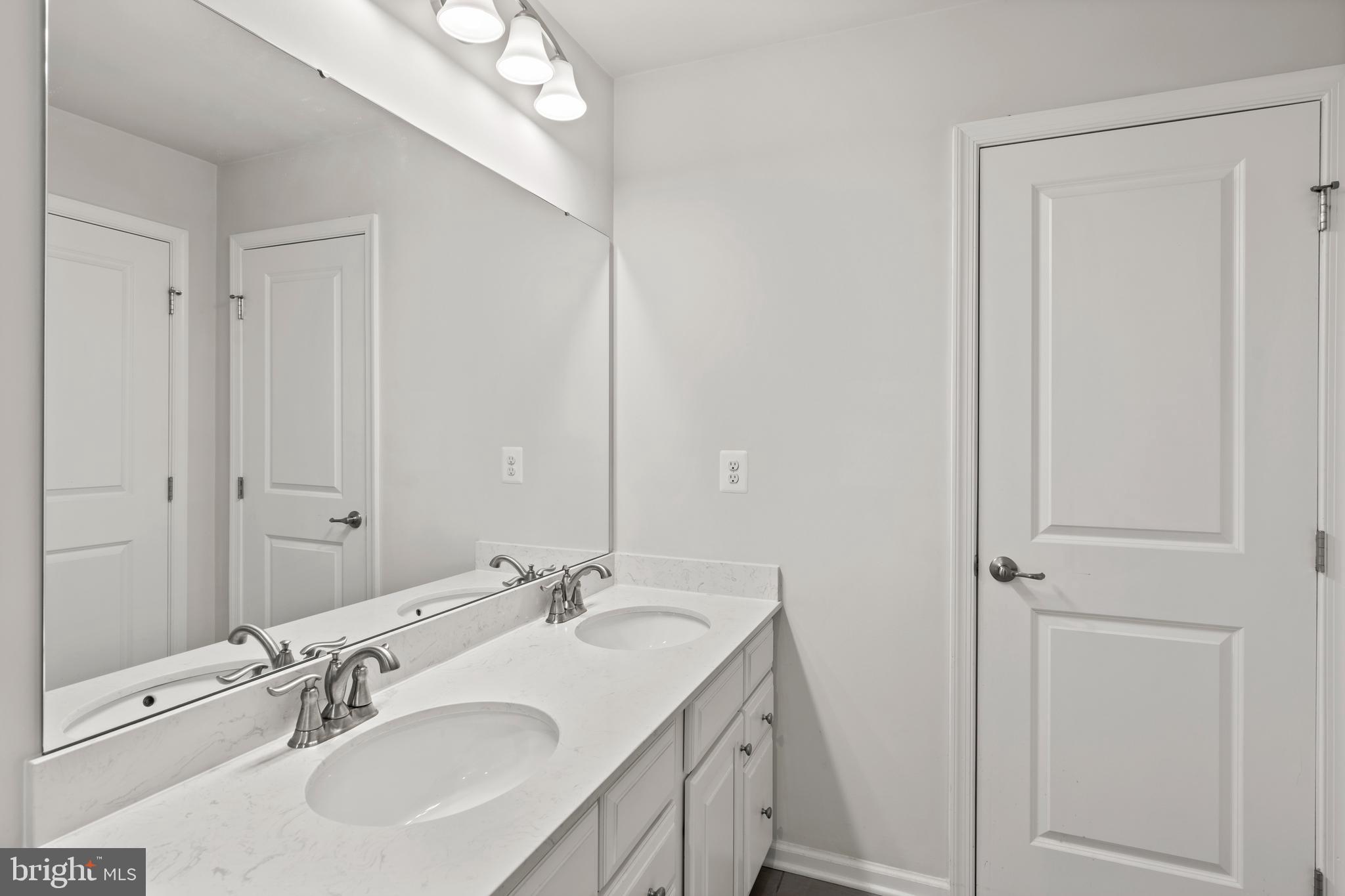 SCENIC MANOR - Residential