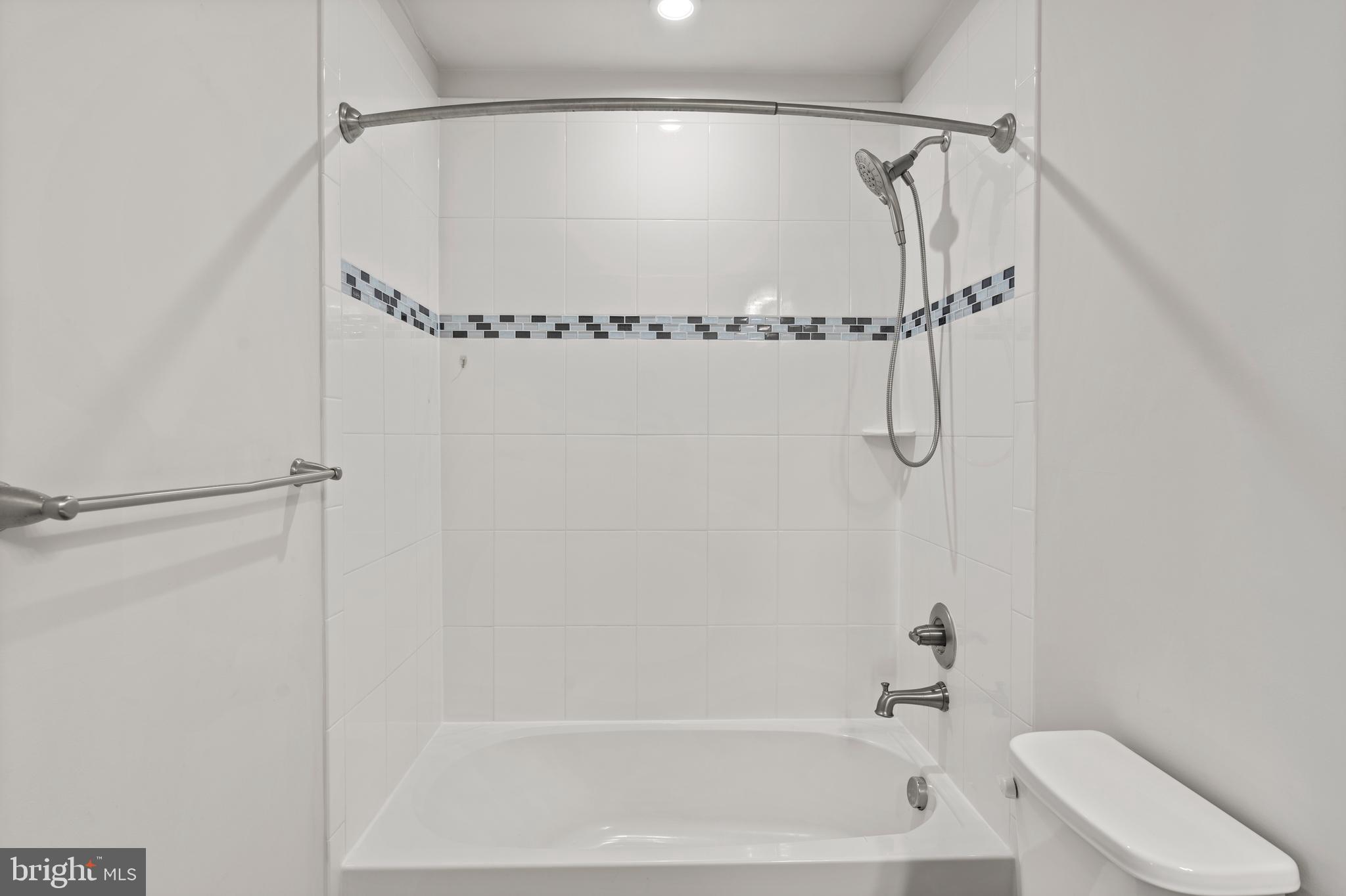 SCENIC MANOR - Residential