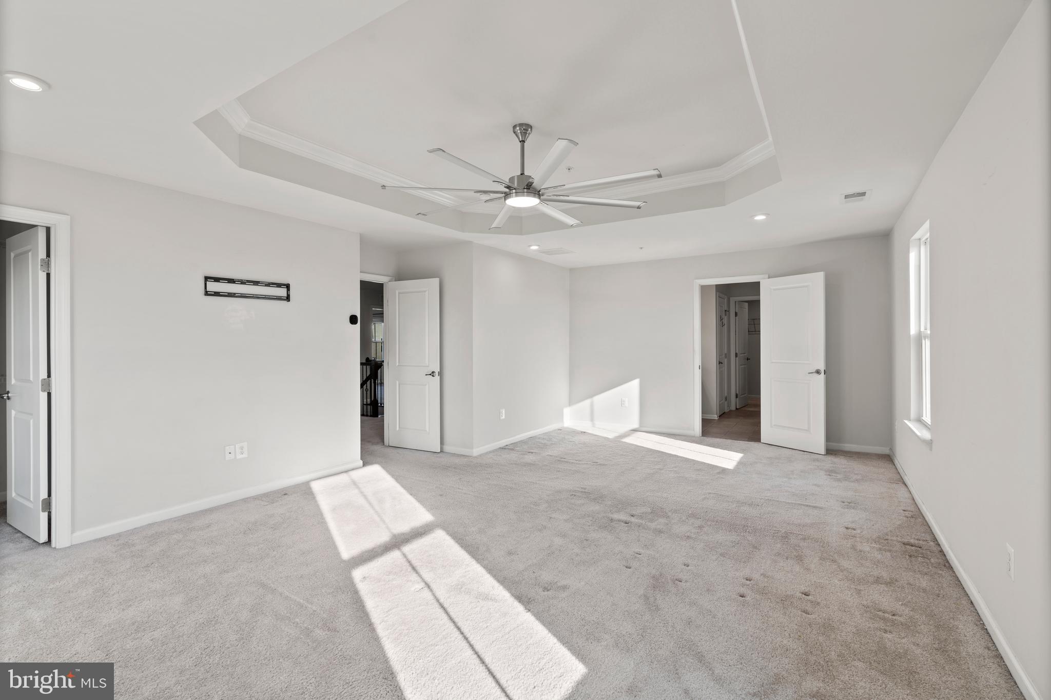 SCENIC MANOR - Residential