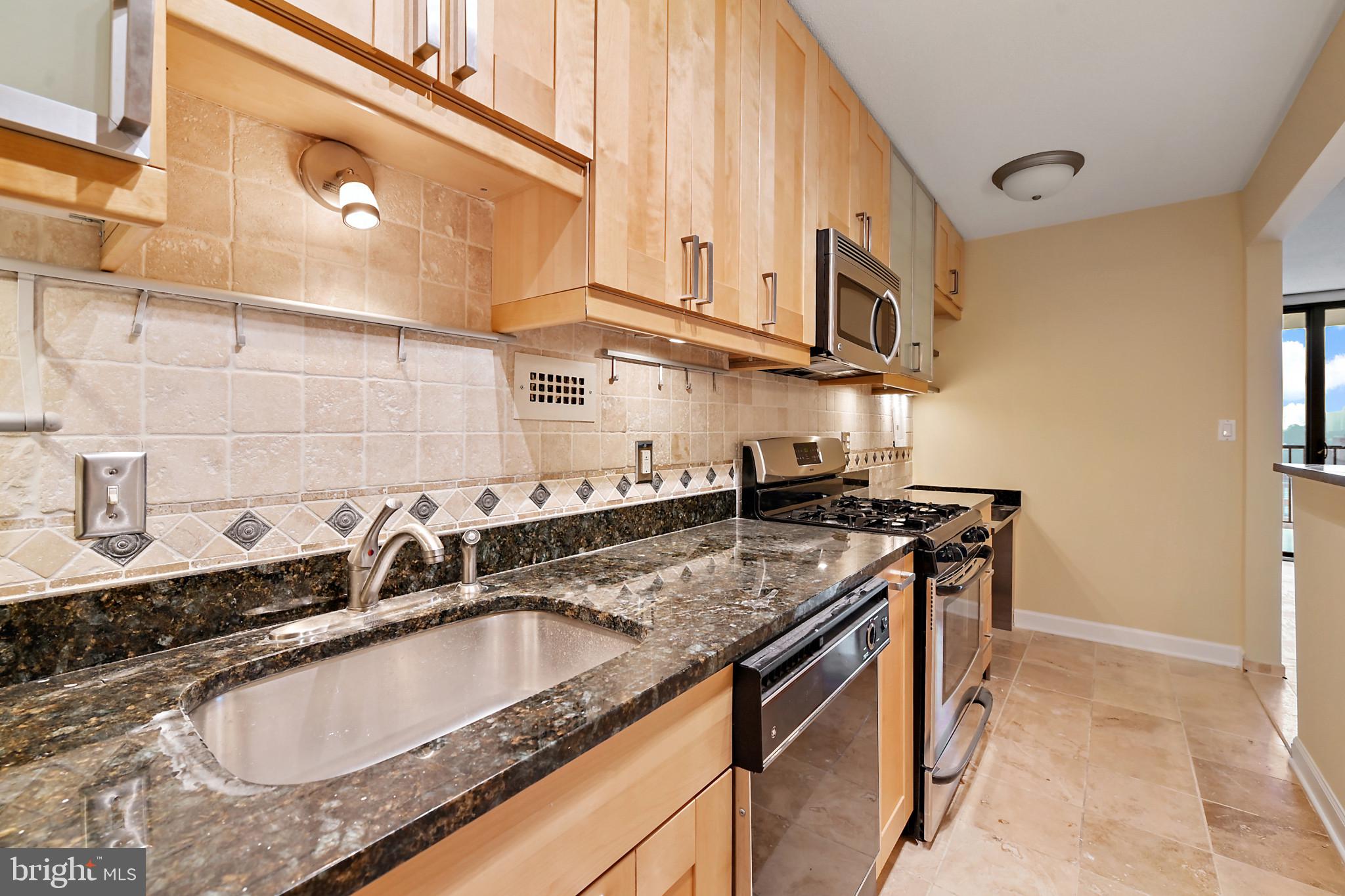 THE RIVIERA OF CHEVY CHASE - Residential Lease