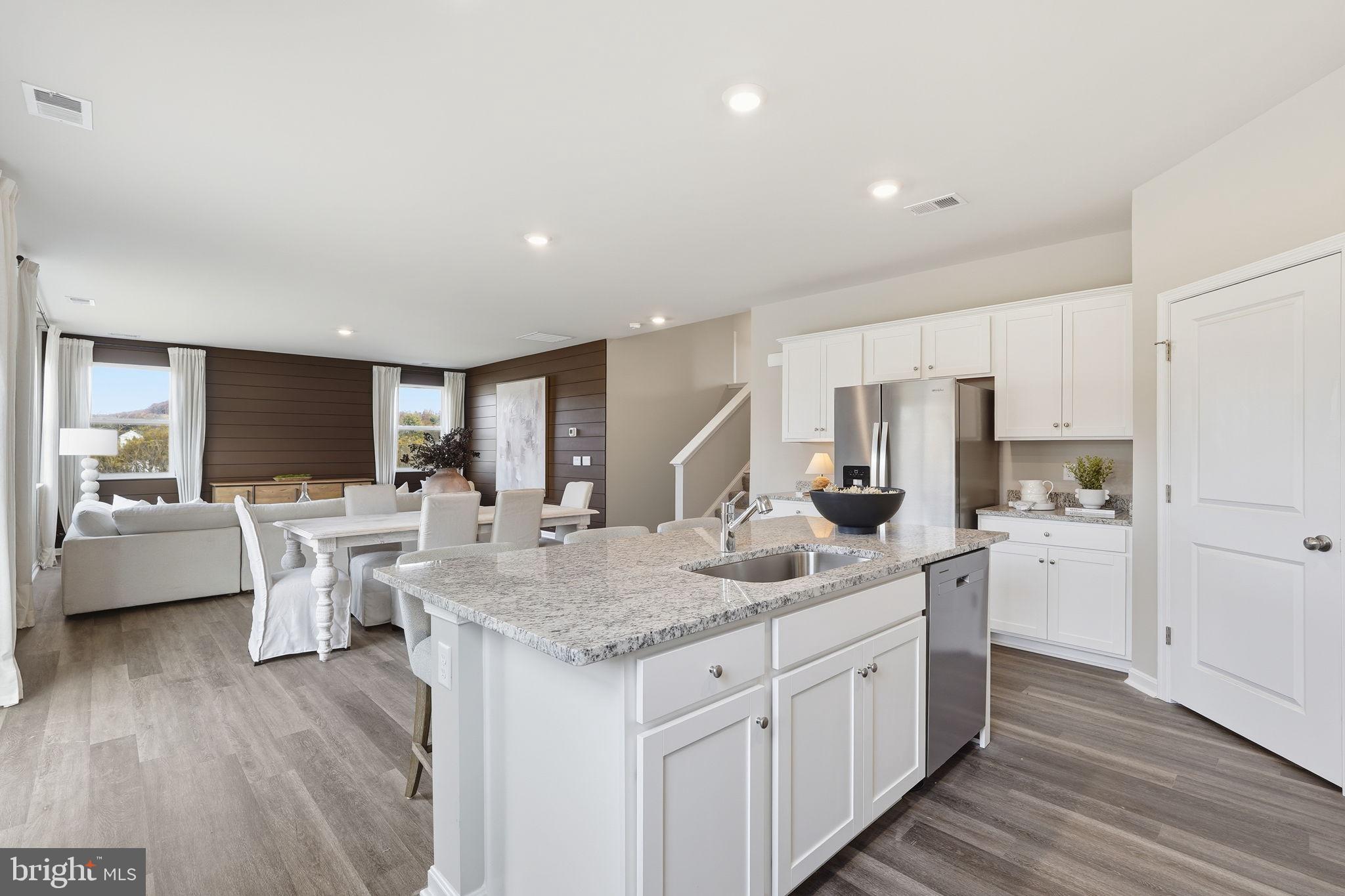 SPRING LAKES - Residential