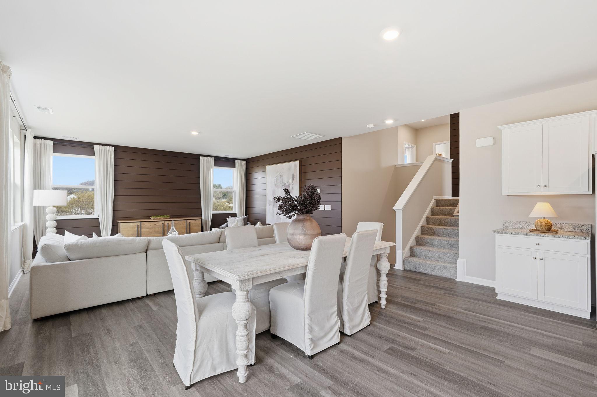 SPRING LAKES - Residential