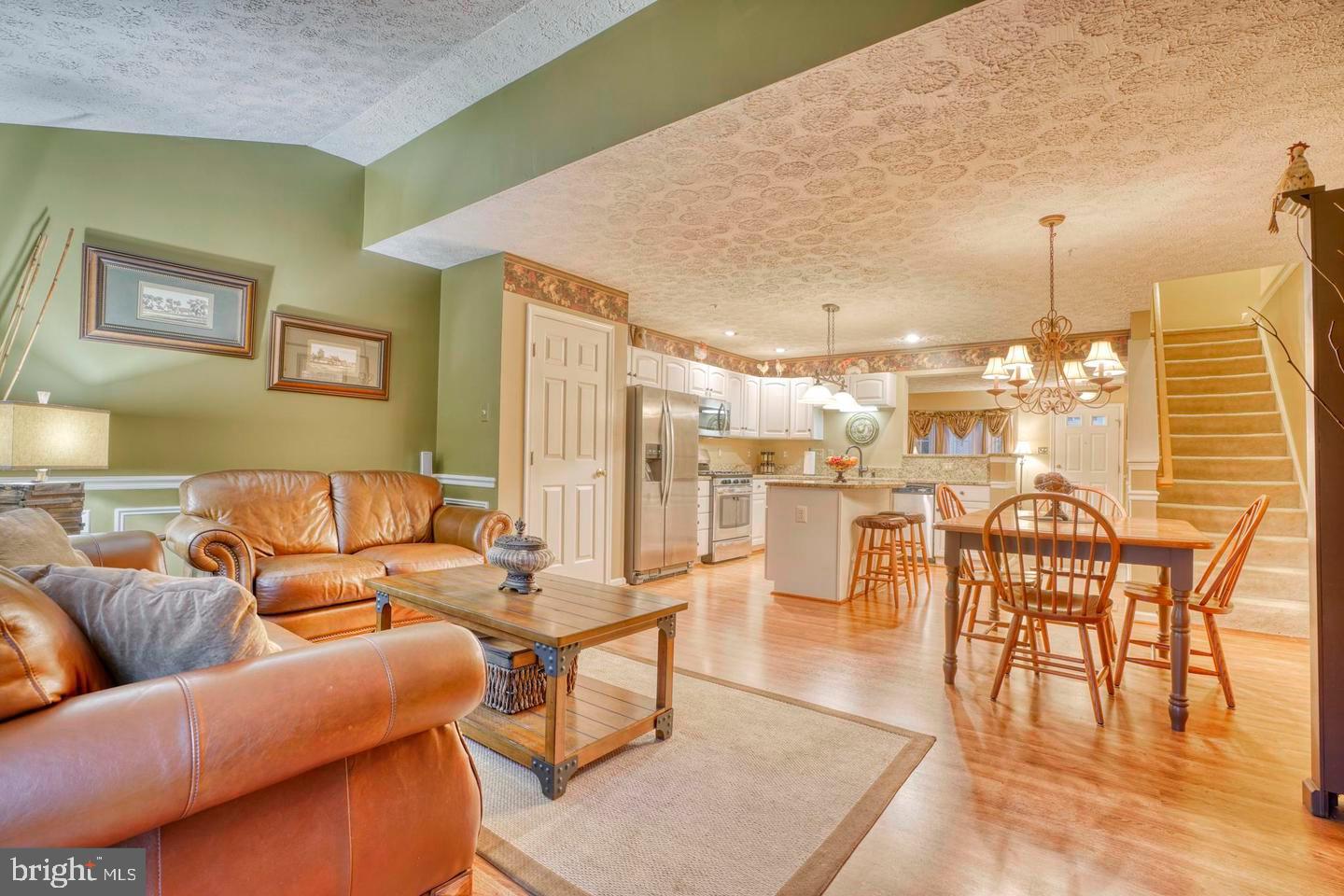 BRIGHT OAKS - Residential Lease