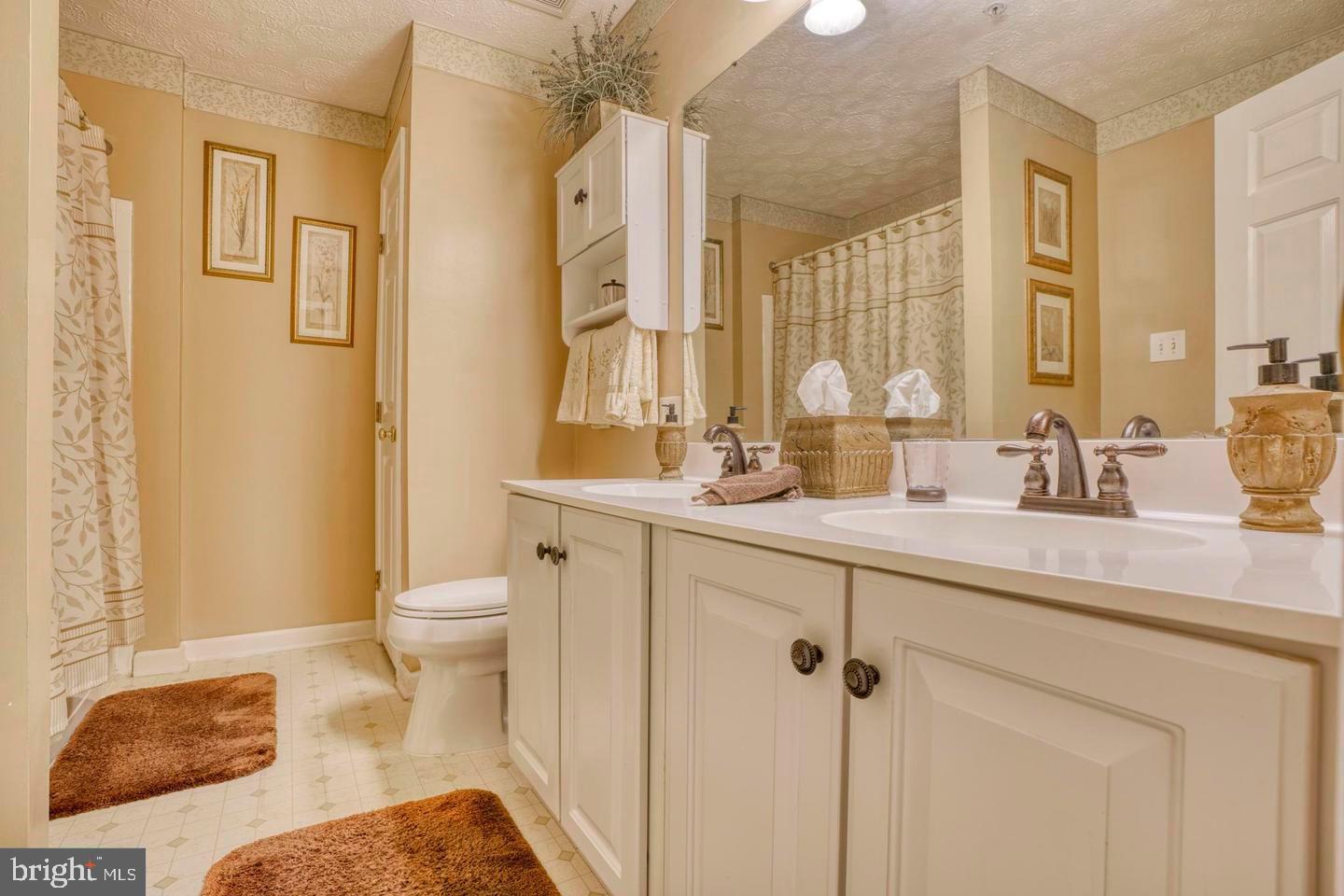 BRIGHT OAKS - Residential Lease