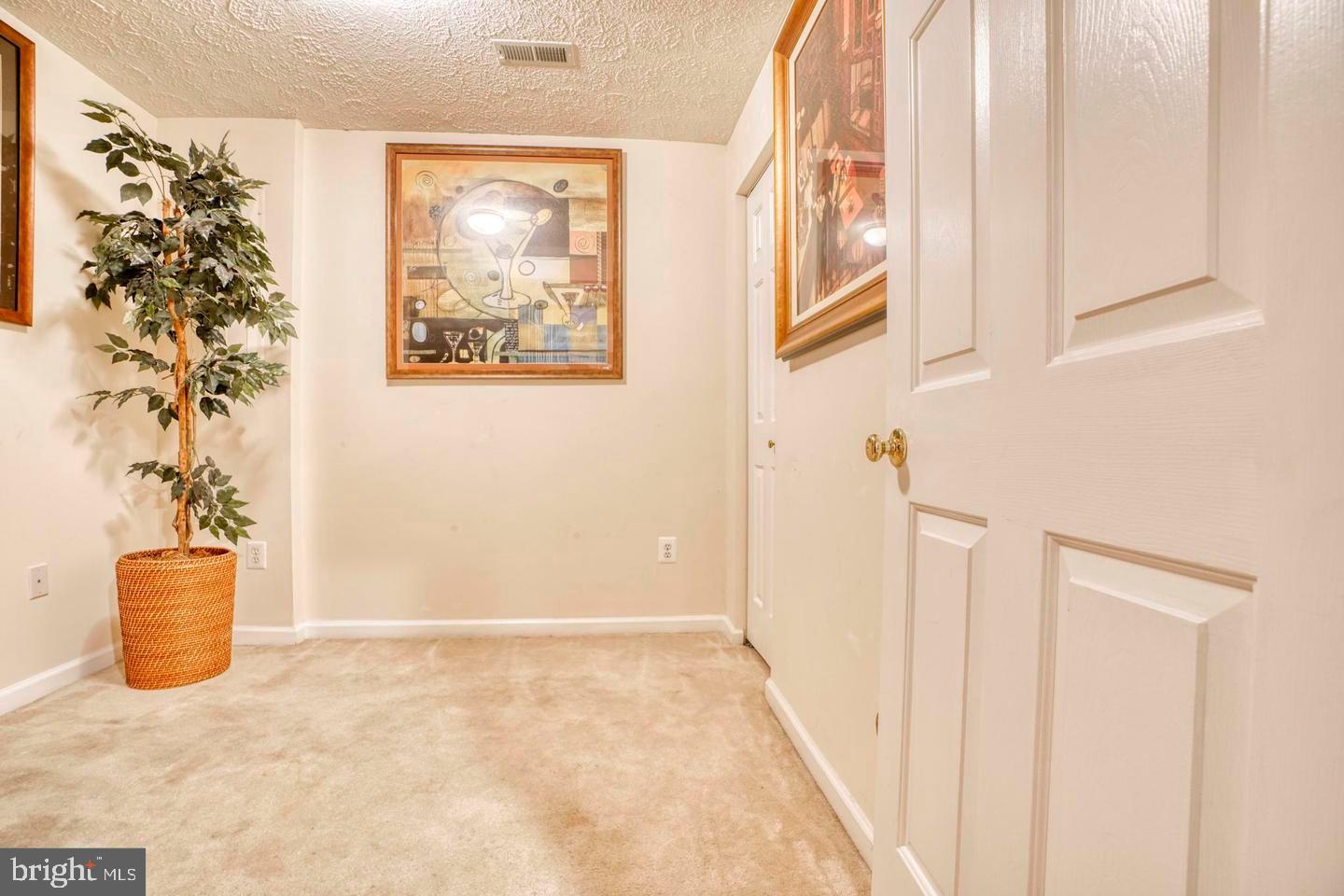 BRIGHT OAKS - Residential Lease