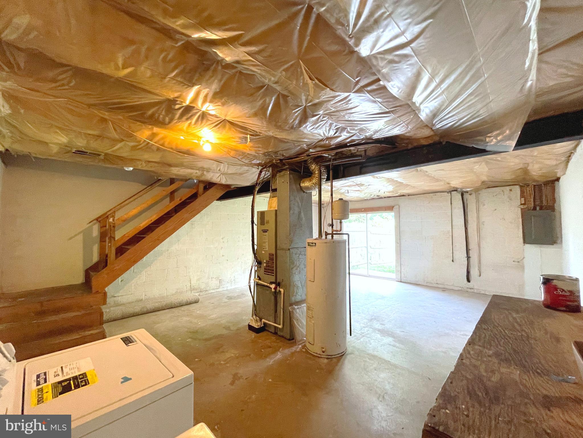 VALLEY DRIVE ESTATES - Residential Lease