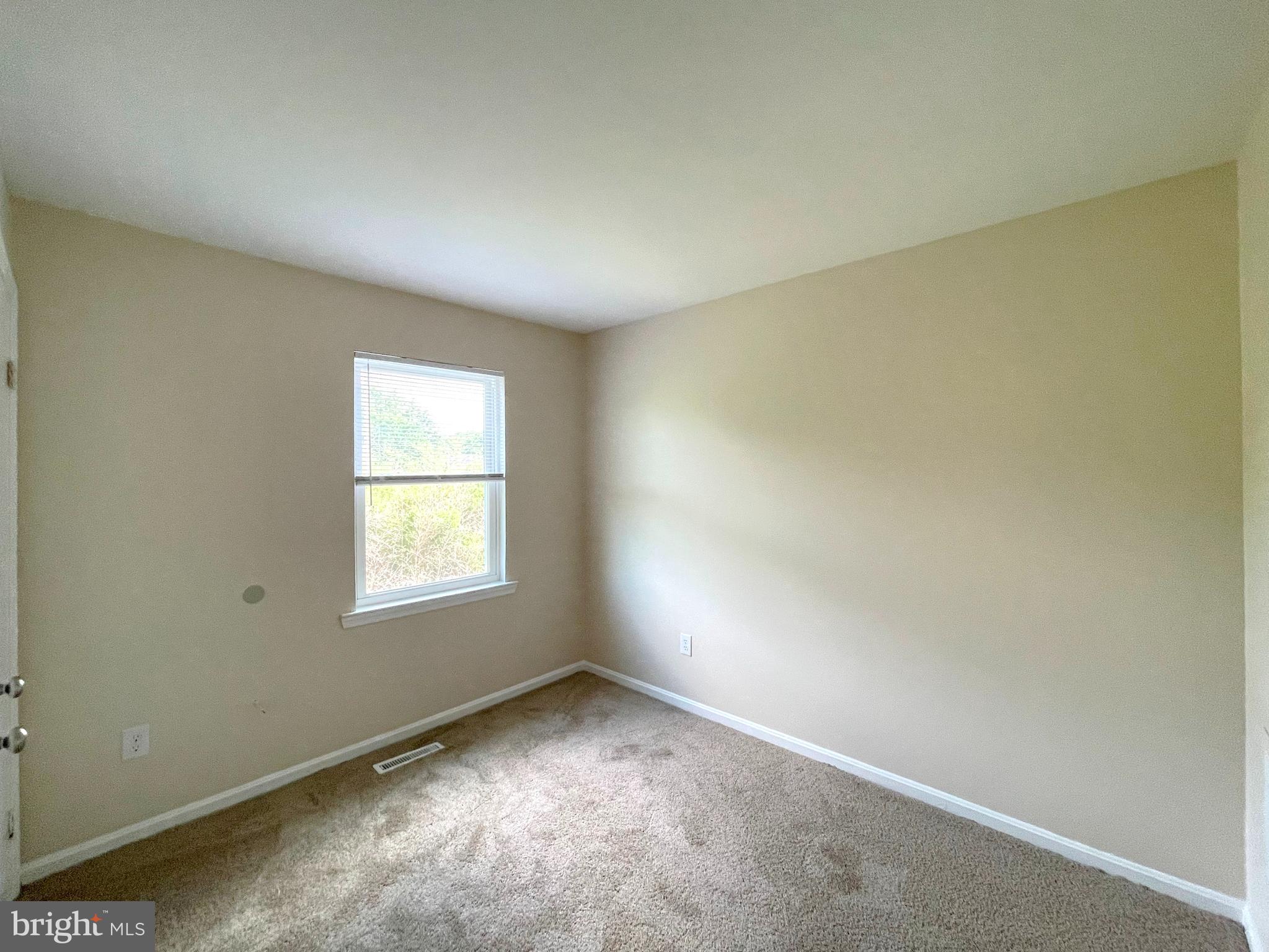 VALLEY DRIVE ESTATES - Residential Lease