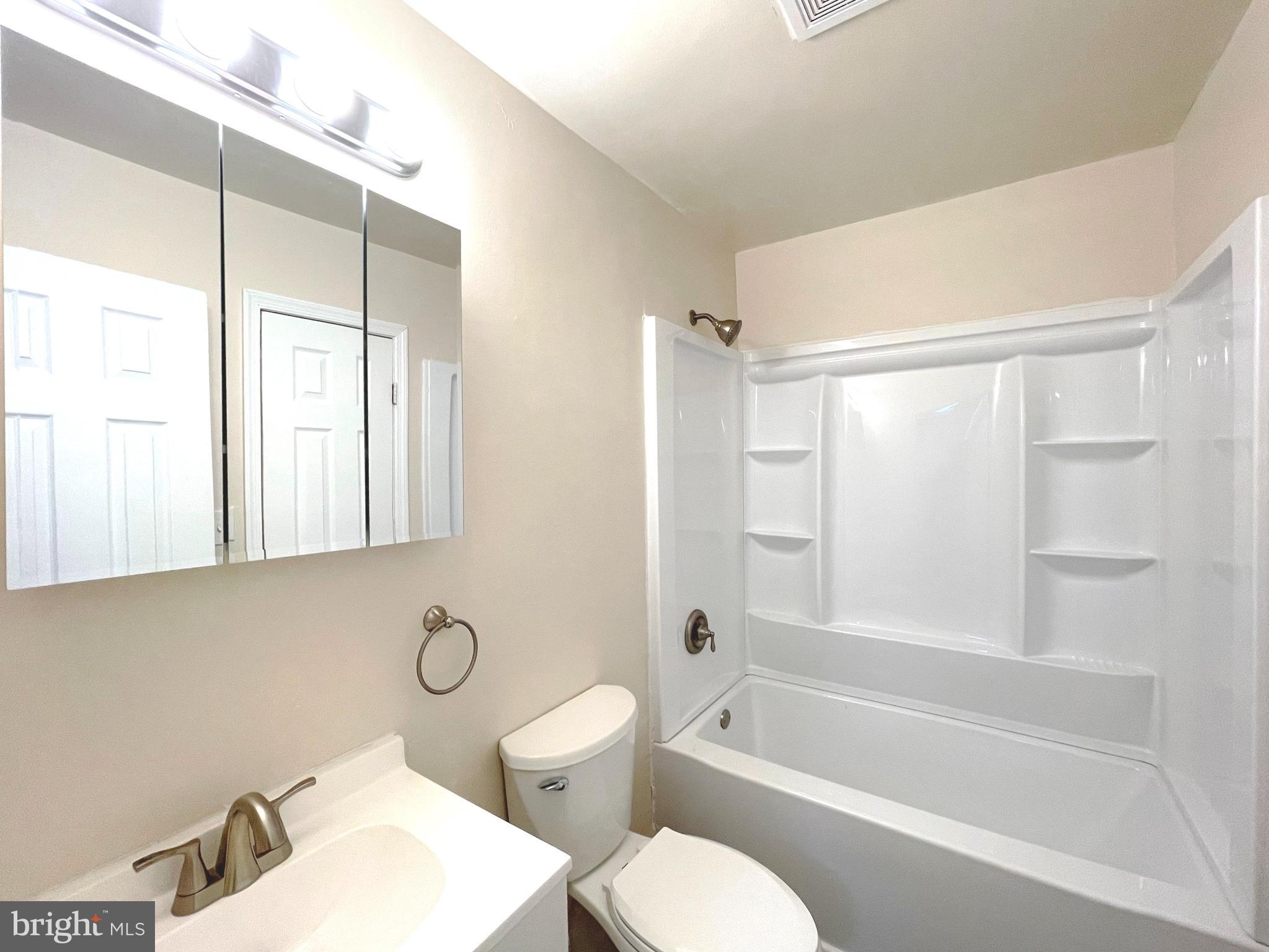 VALLEY DRIVE ESTATES - Residential Lease