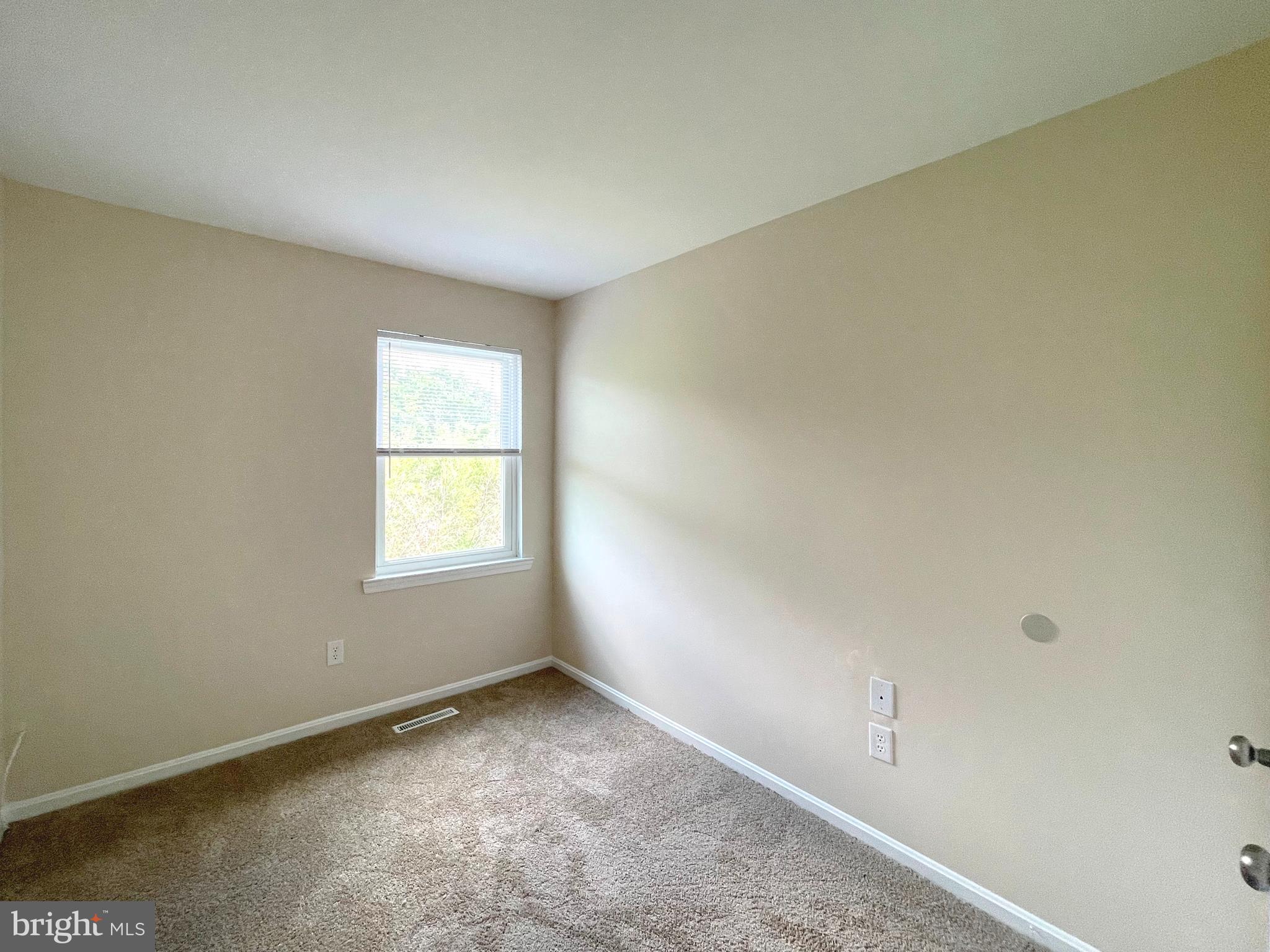 VALLEY DRIVE ESTATES - Residential Lease