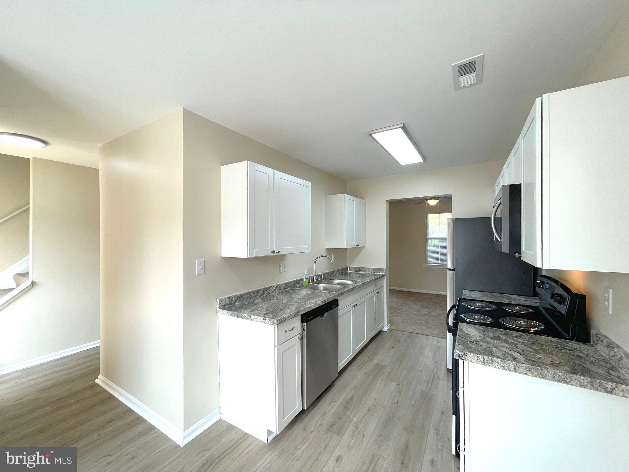 VALLEY DRIVE ESTATES - Residential Lease