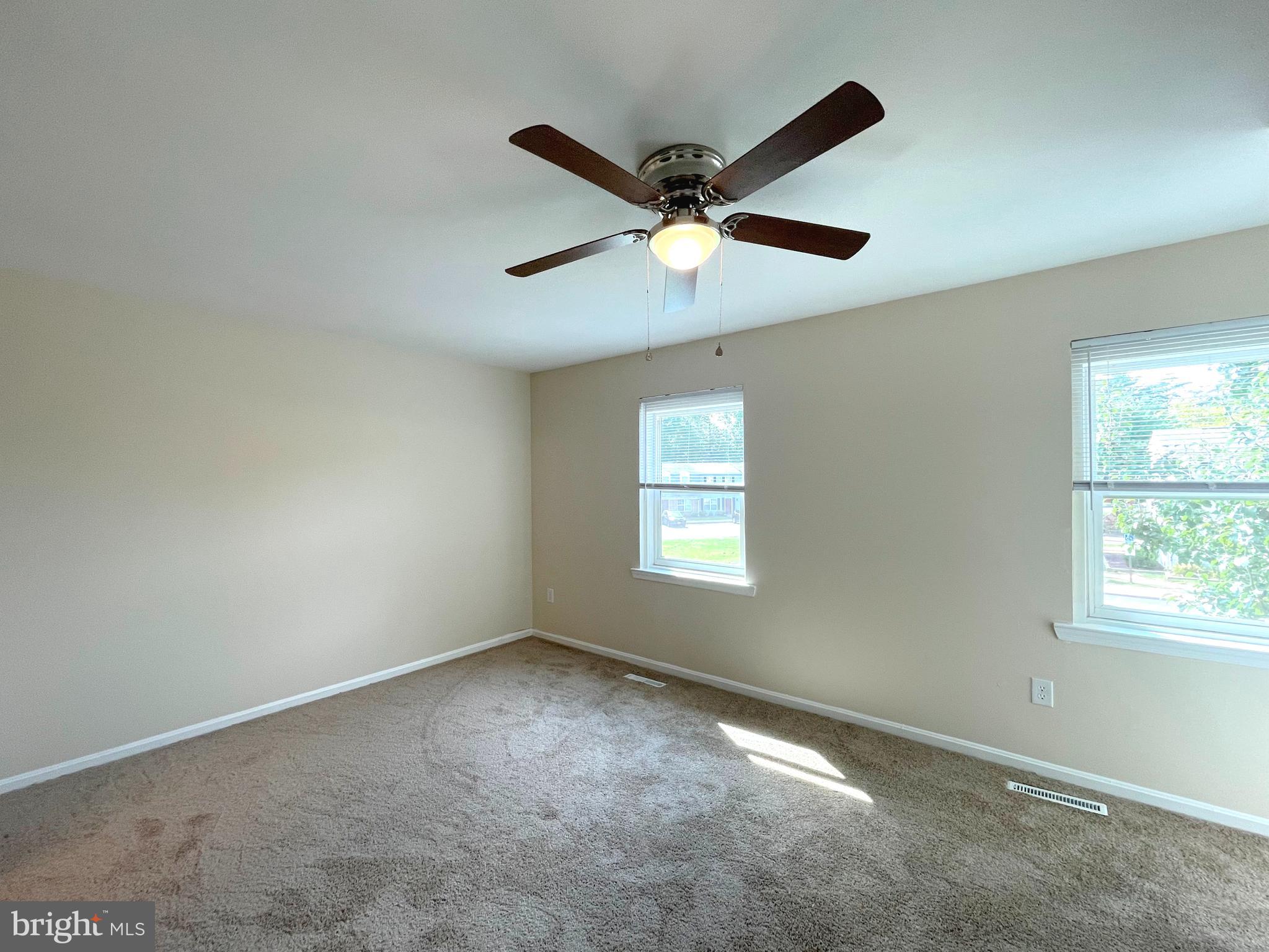 VALLEY DRIVE ESTATES - Residential Lease