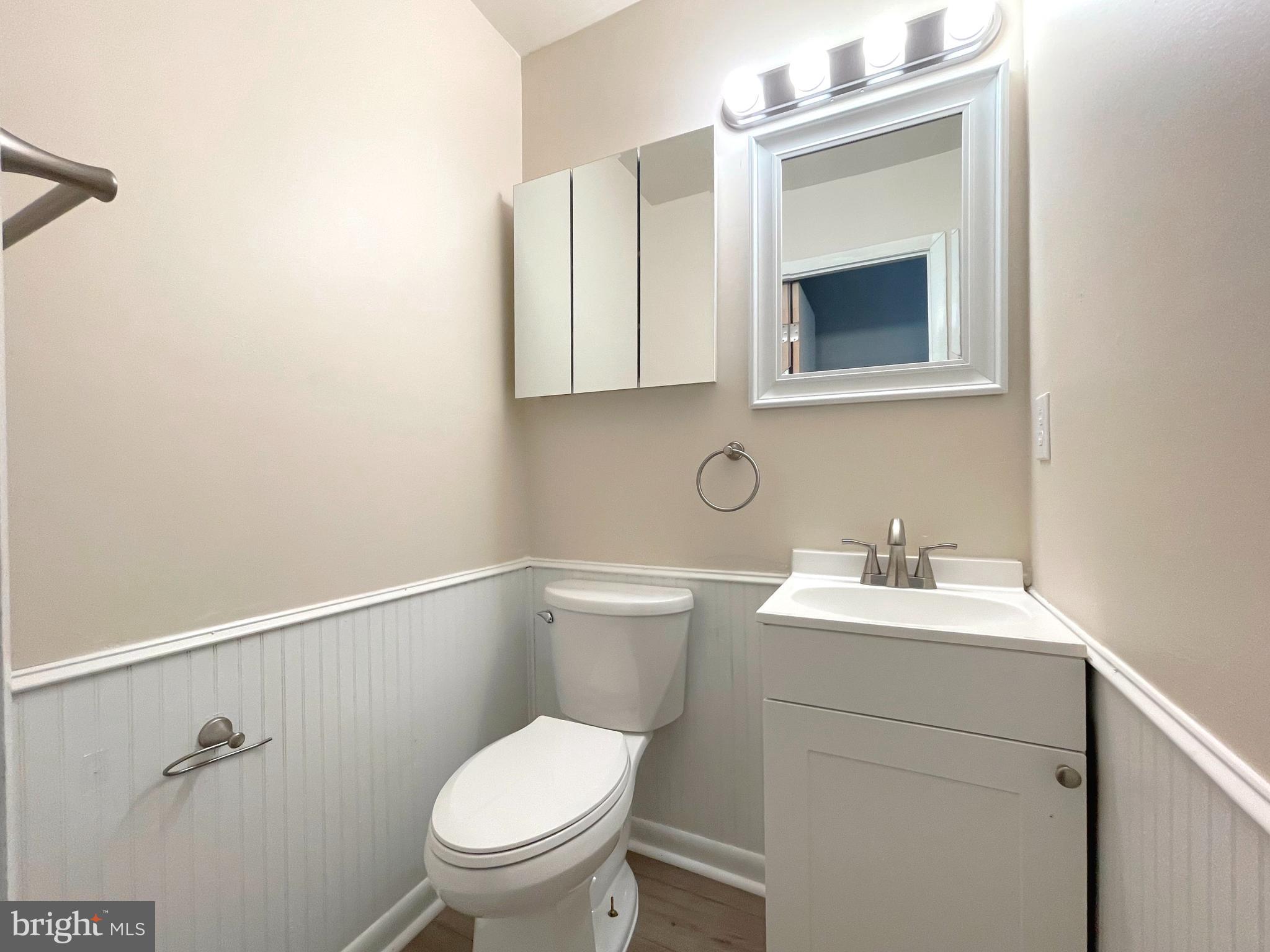 VALLEY DRIVE ESTATES - Residential Lease