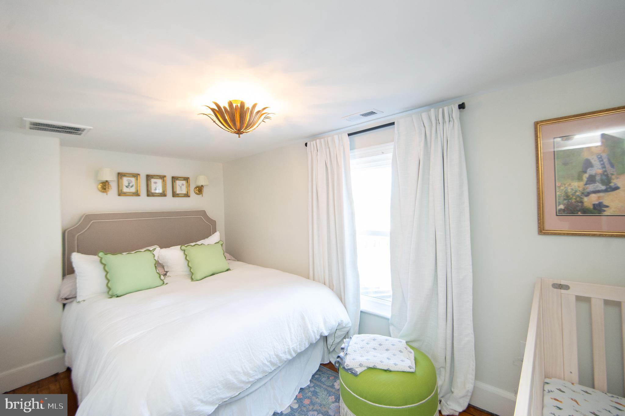 EASTON - Residential