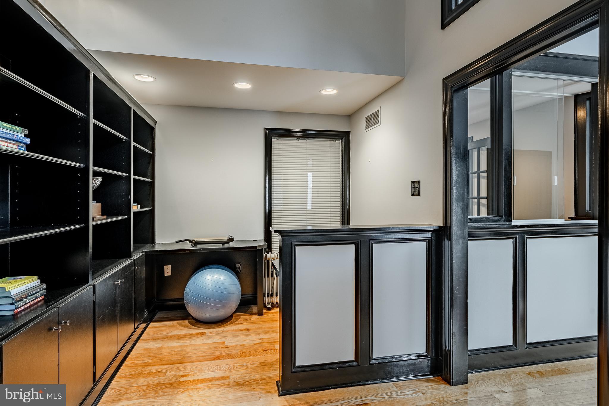 VALLEY FORGE COMMONS - Commercial Sale