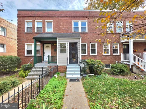 527 E Nelson Avenue, Alexandria, VA MLS: VAAX2051346