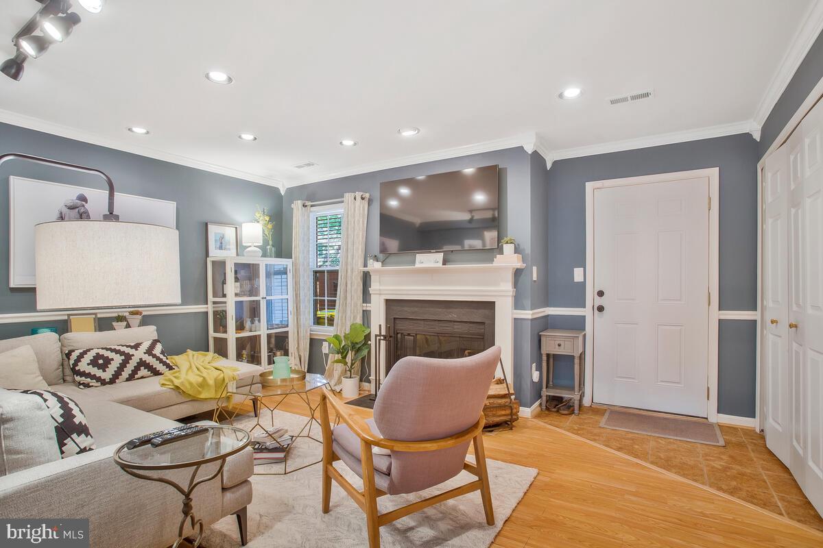 ENCLAVE AT SEVEN OAKS - Residential