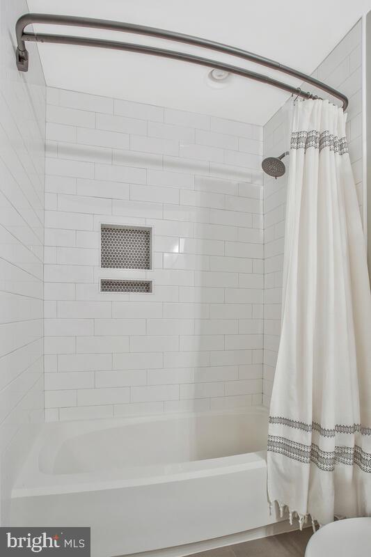 ENCLAVE AT SEVEN OAKS - Residential