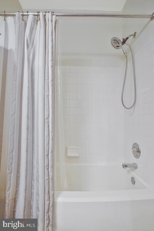 ENCLAVE AT SEVEN OAKS - Residential