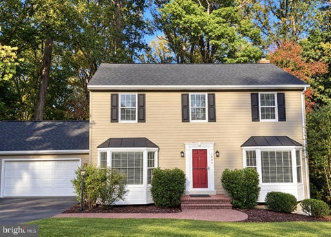 Photo of 1947 Barton Hill Road, RESTON, VA 20191 (MLS # VAFX2346132)