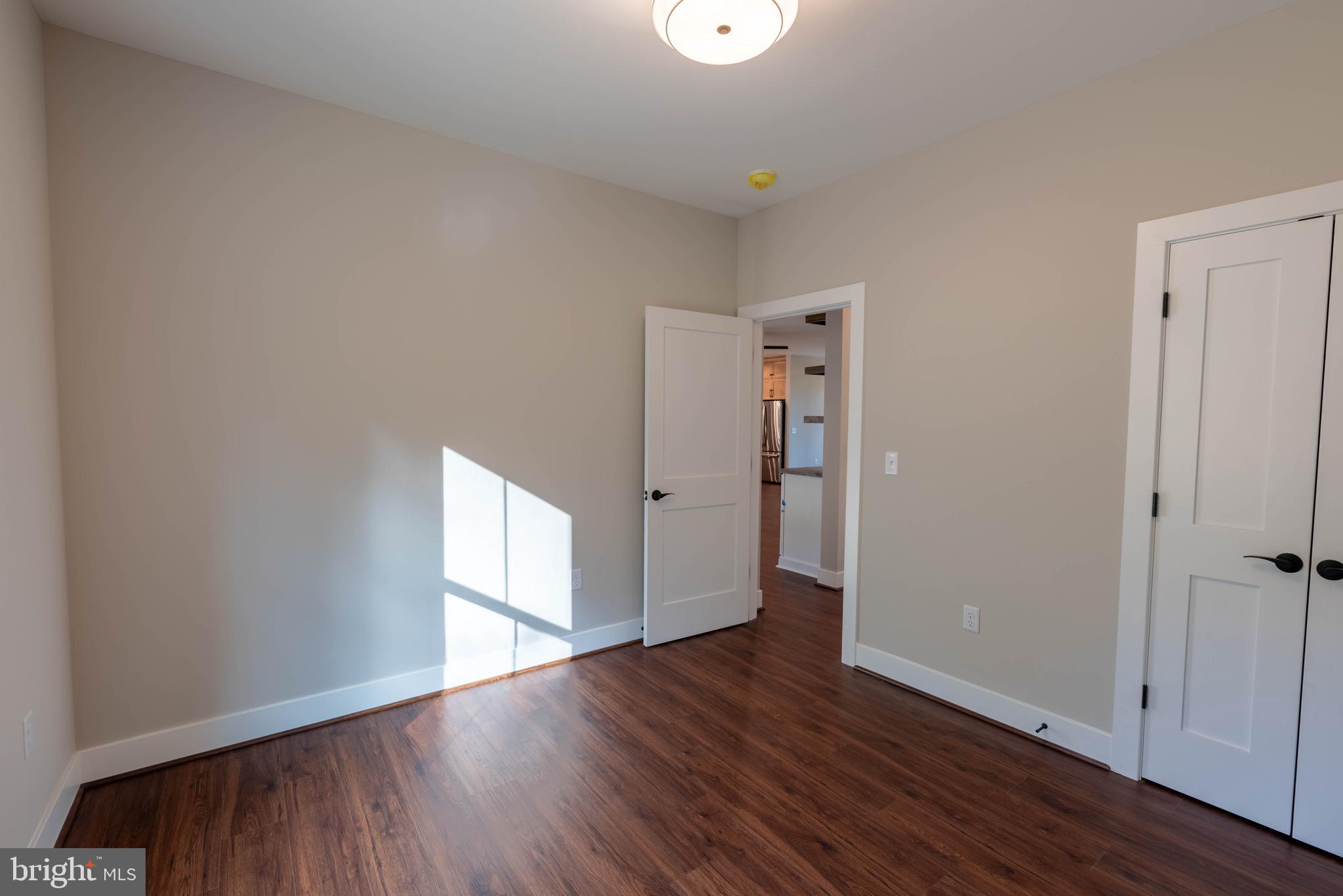 122 BROOMSEDGE