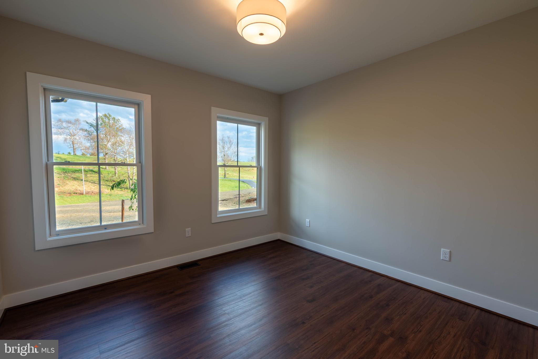 122 BROOMSEDGE