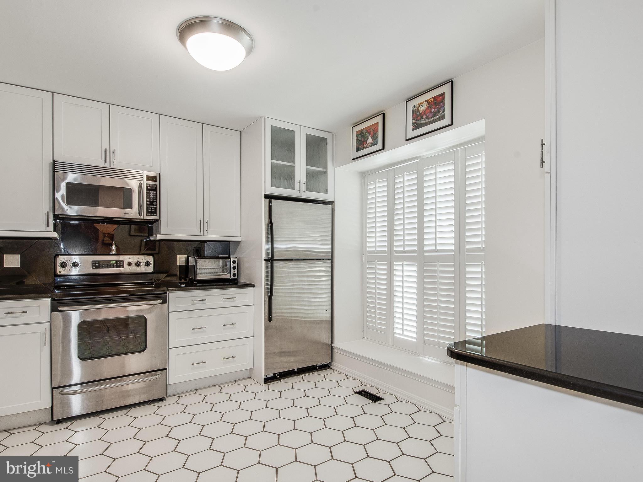 FOREST ESTATES - Residential Lease