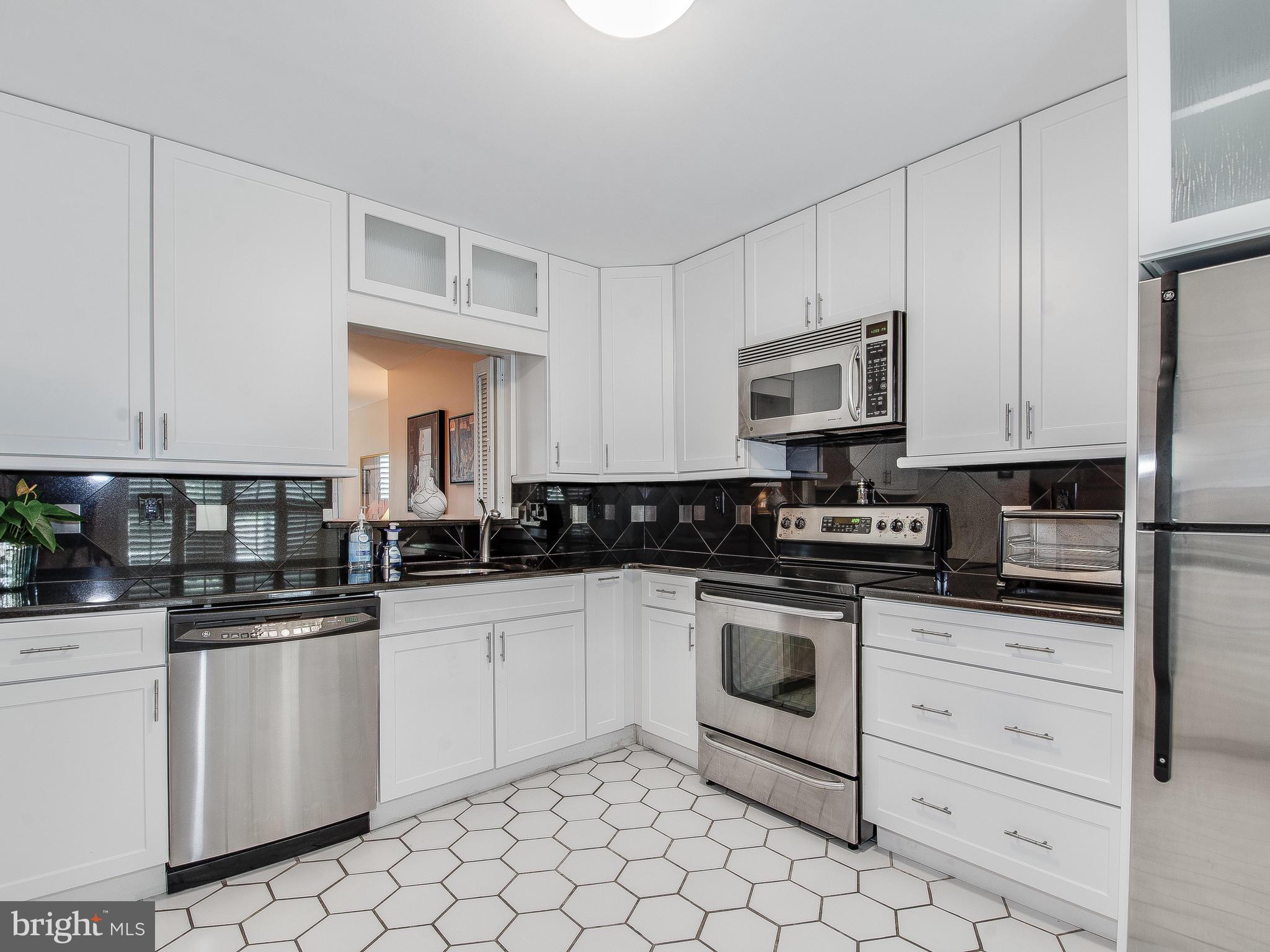 FOREST ESTATES - Residential Lease