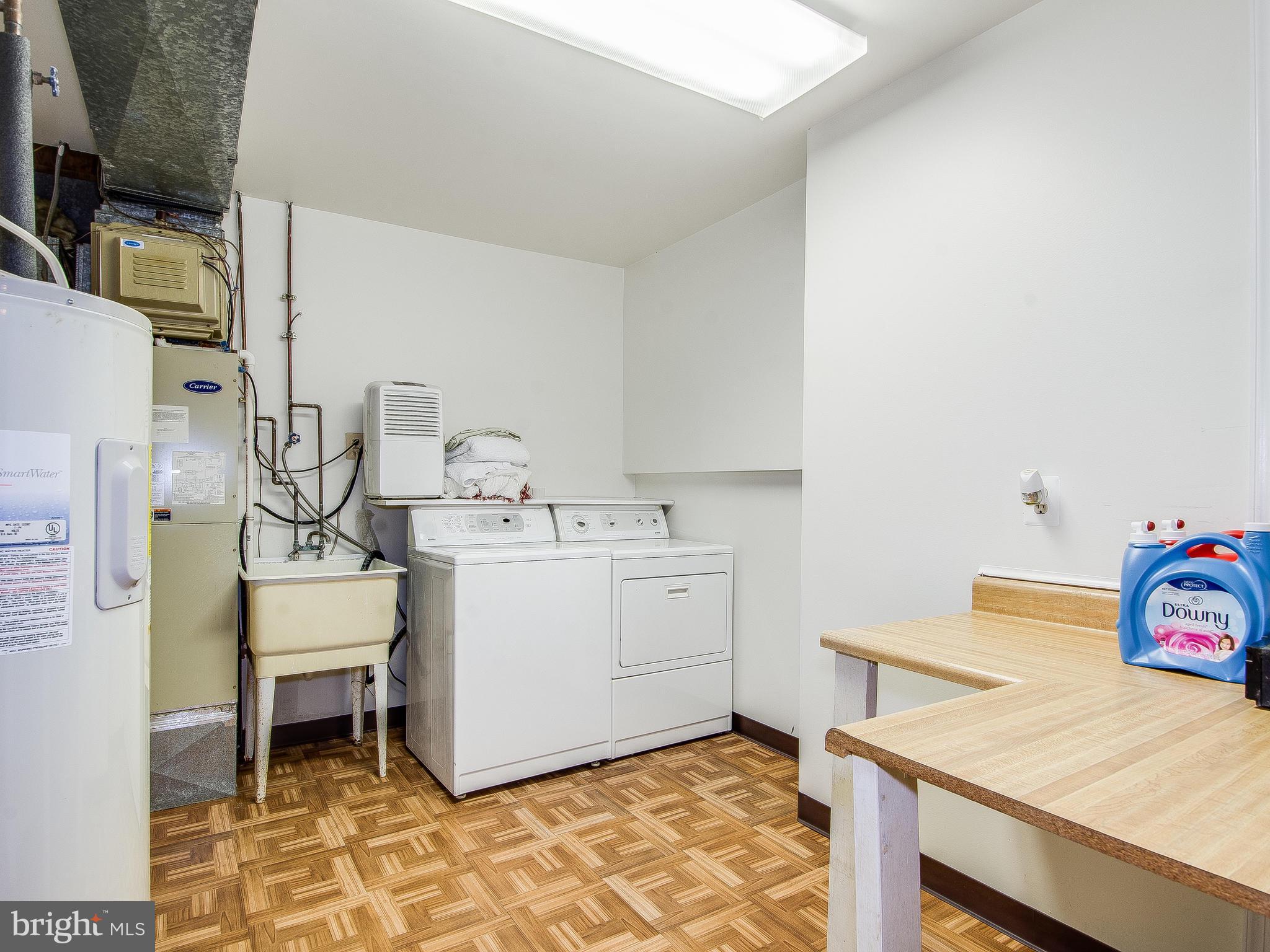 FOREST ESTATES - Residential Lease