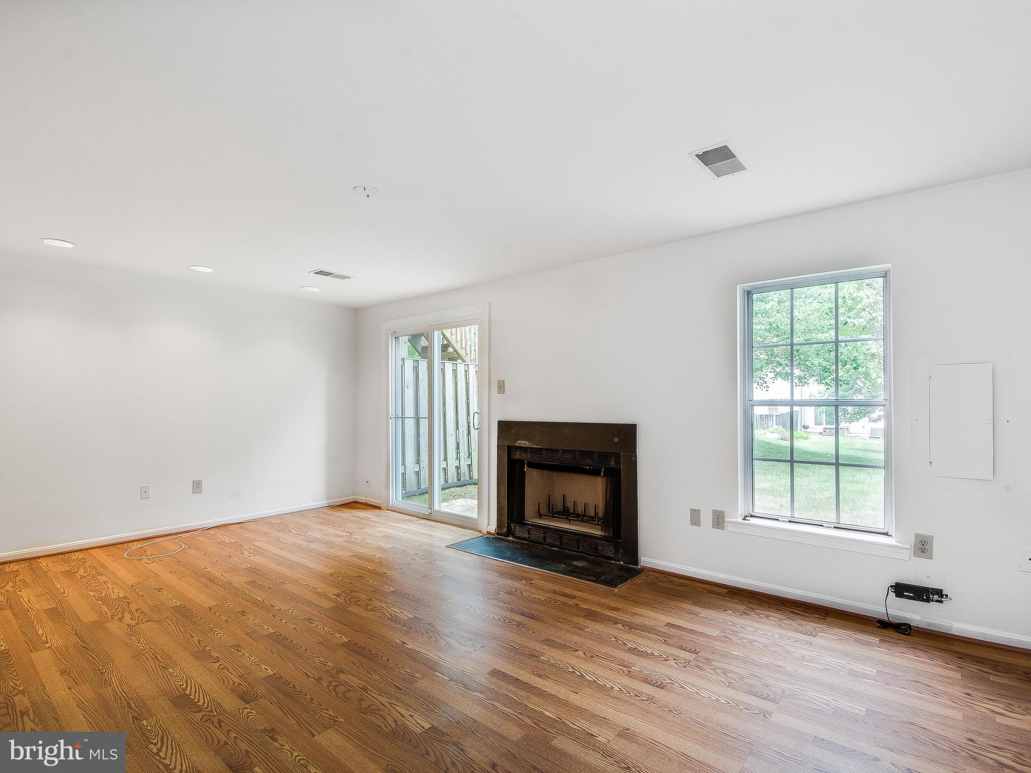 FOREST ESTATES - Residential Lease