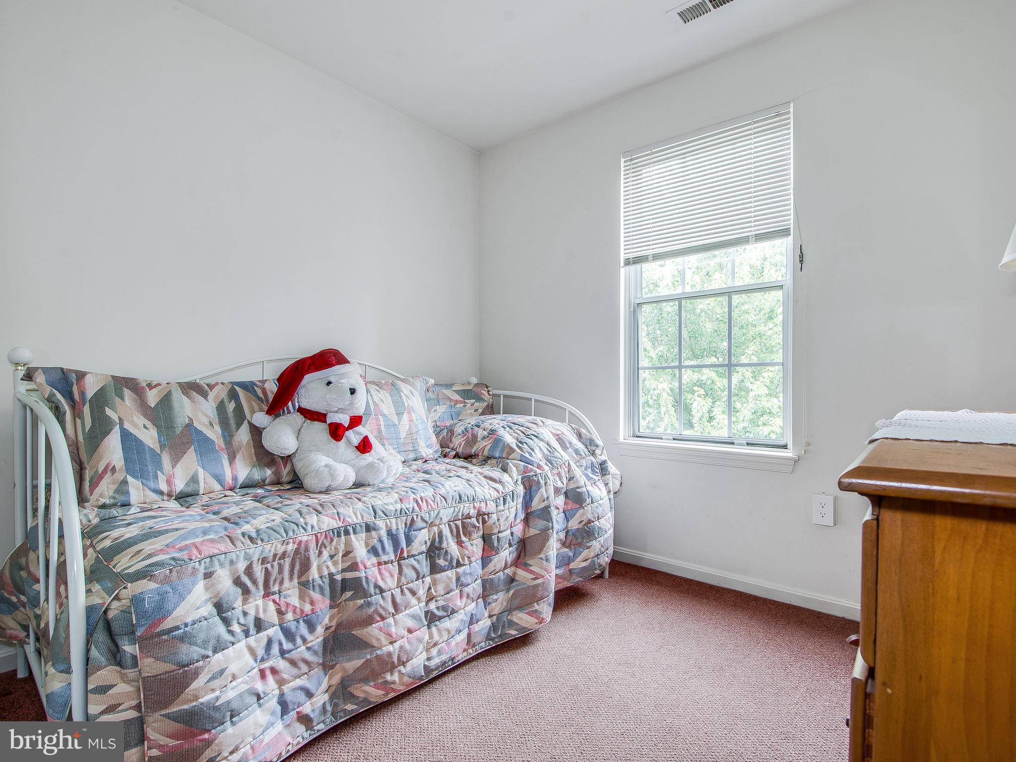 FOREST ESTATES - Residential Lease