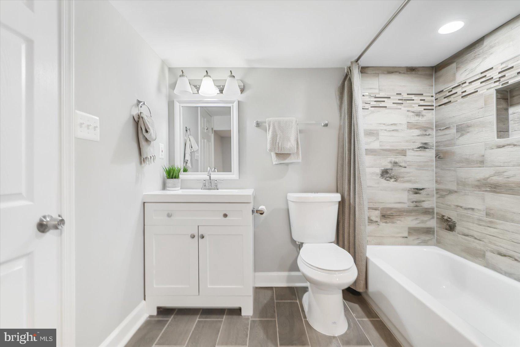 CEDAR CREST - Residential