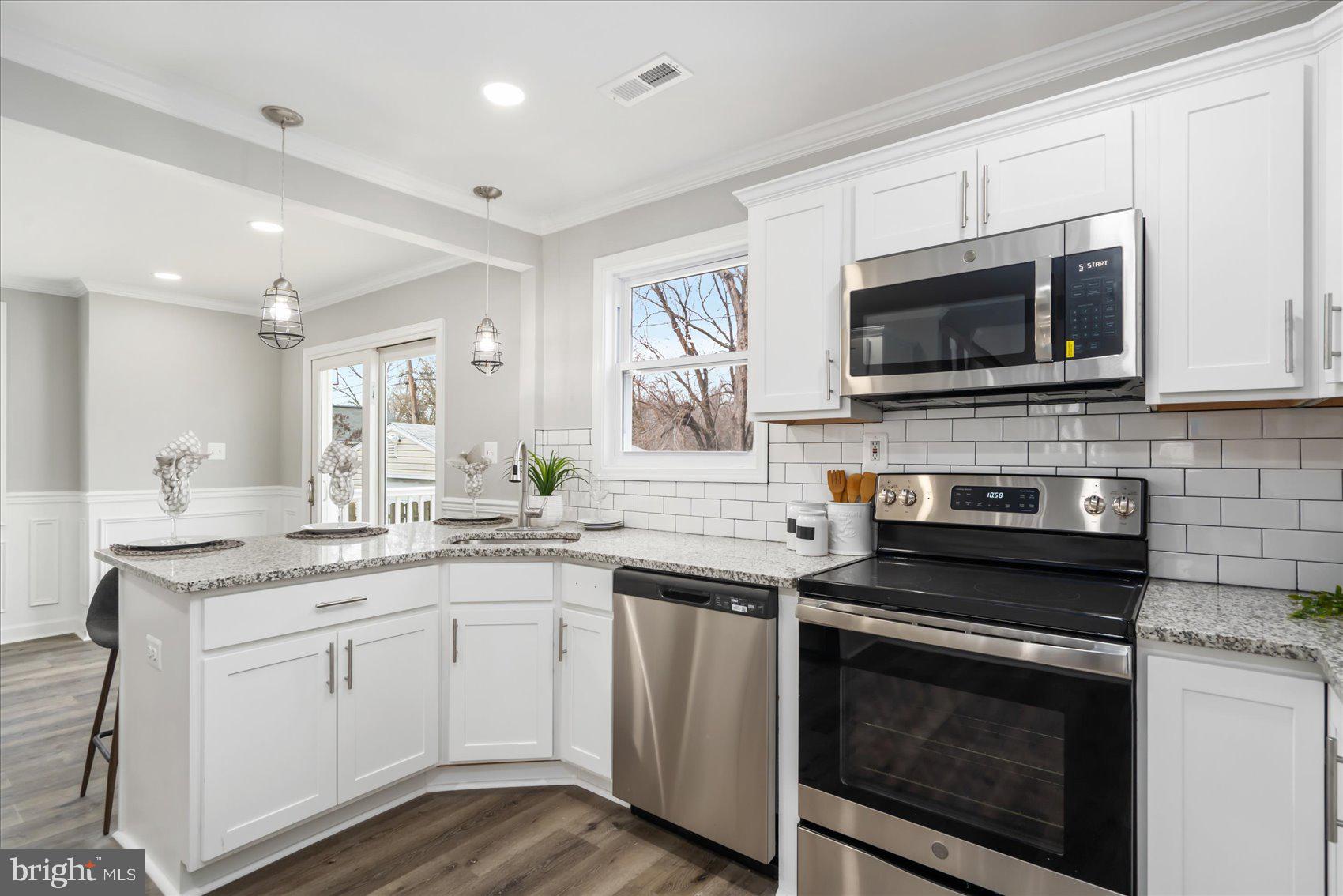 CEDAR CREST - Residential