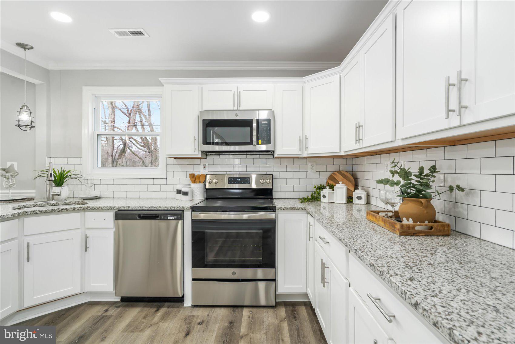 CEDAR CREST - Residential