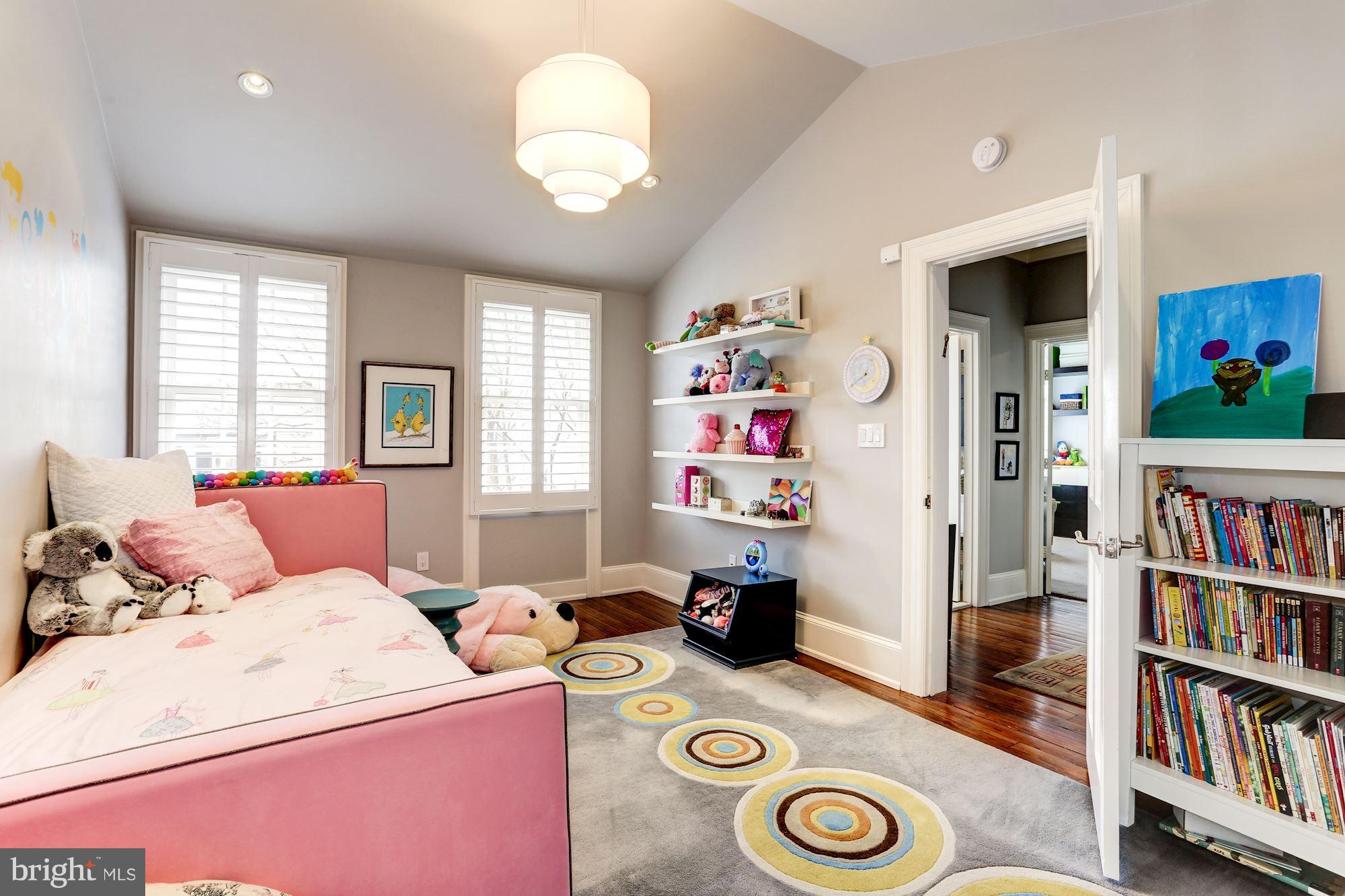 GEORGETOWN - Residential
