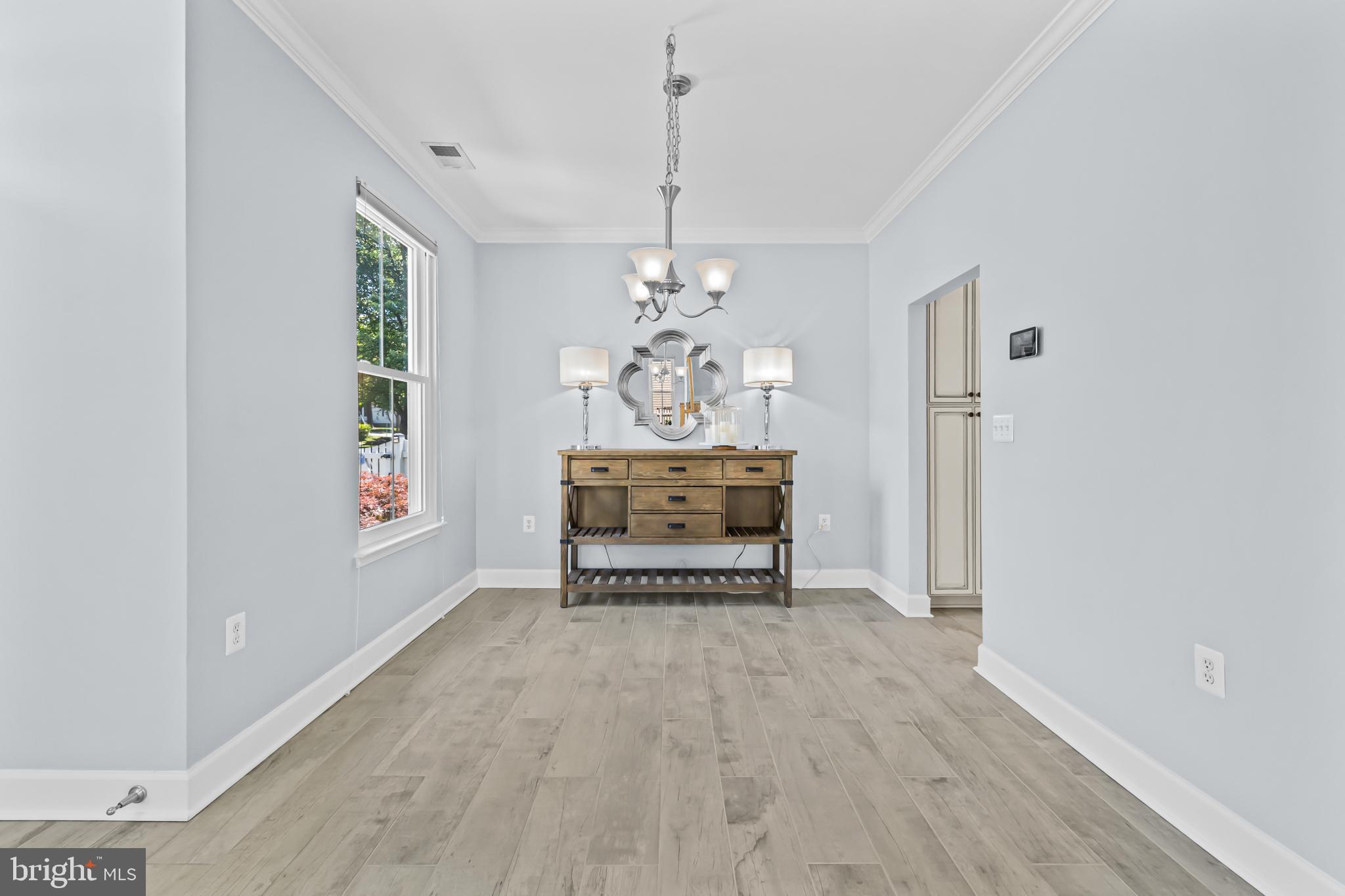 LIONSGATE - Residential