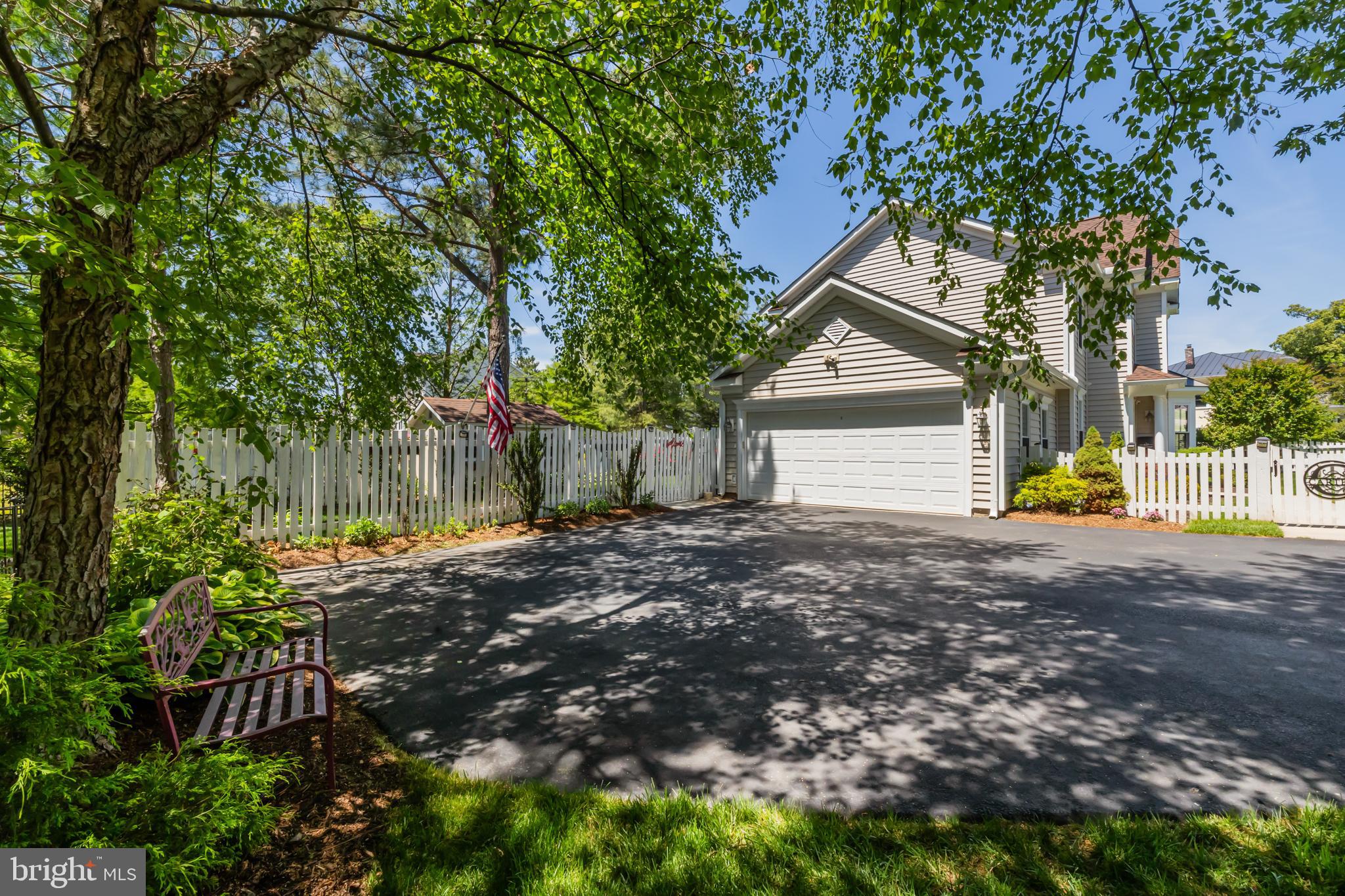 LIONSGATE - Residential