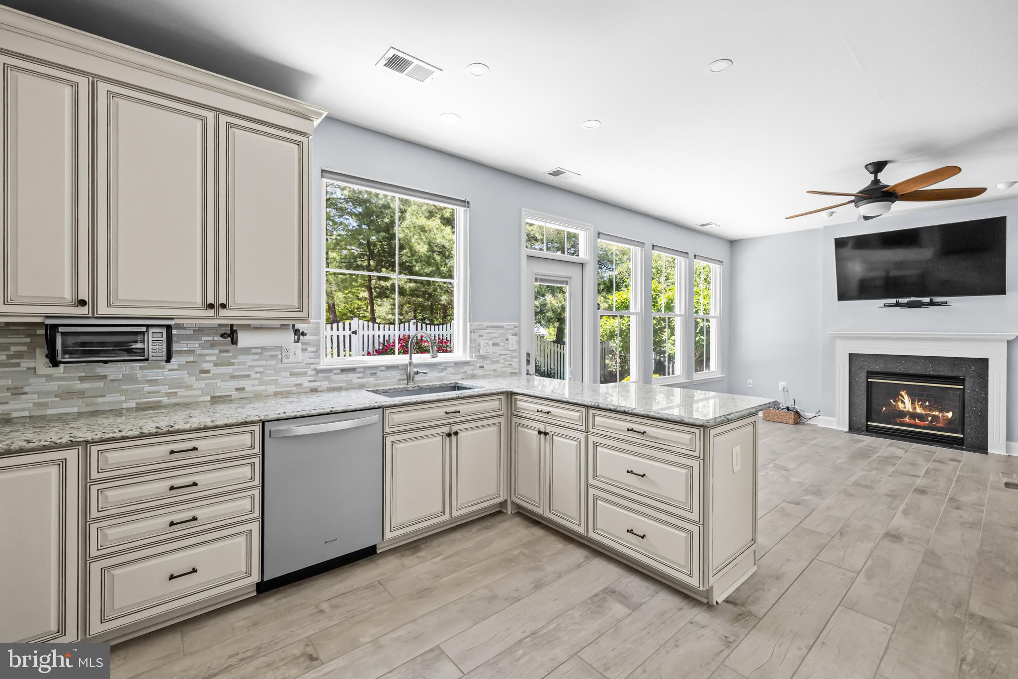LIONSGATE - Residential