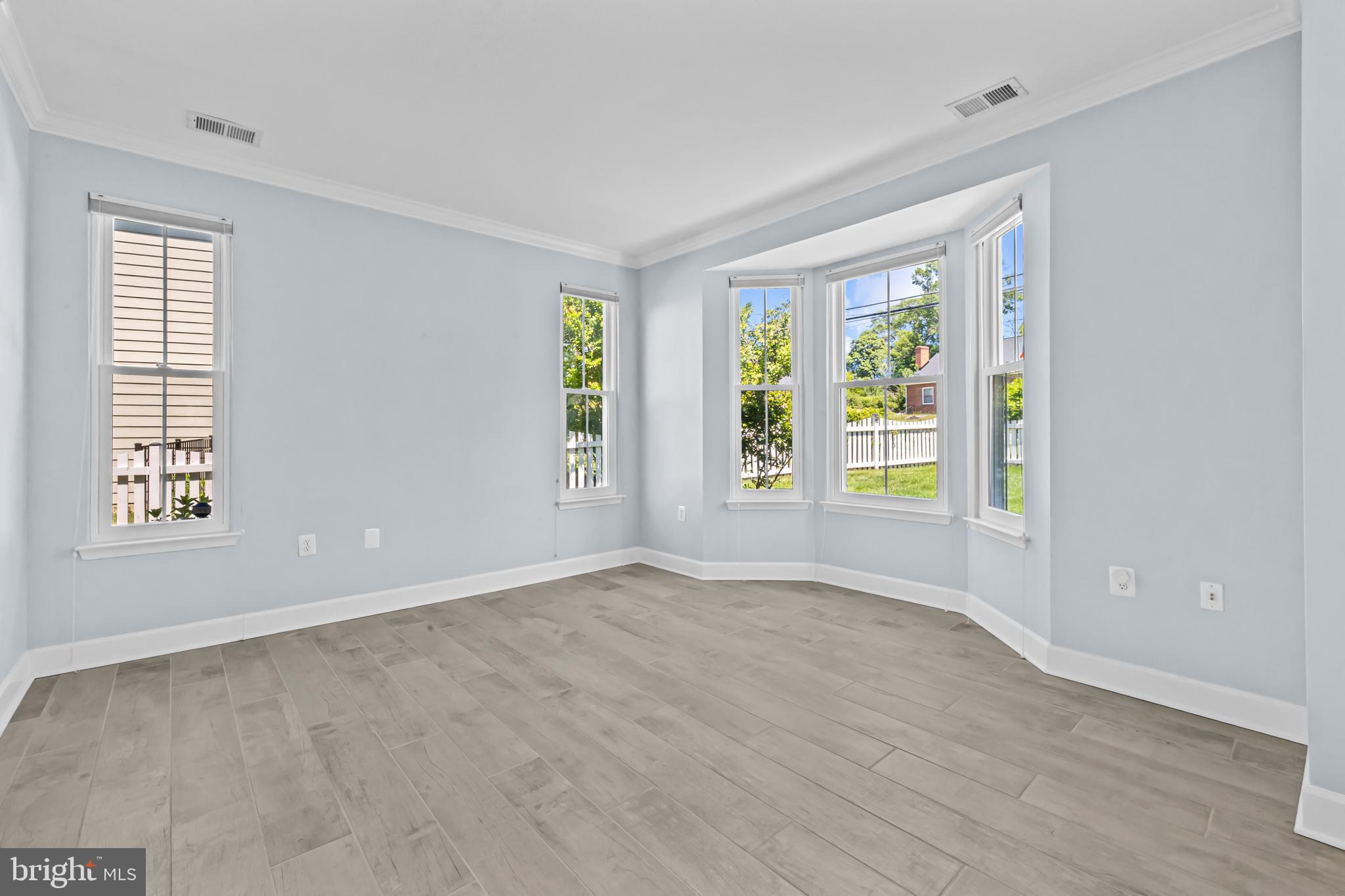 LIONSGATE - Residential