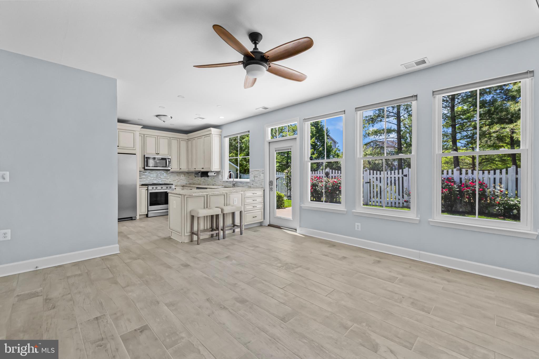 LIONSGATE - Residential