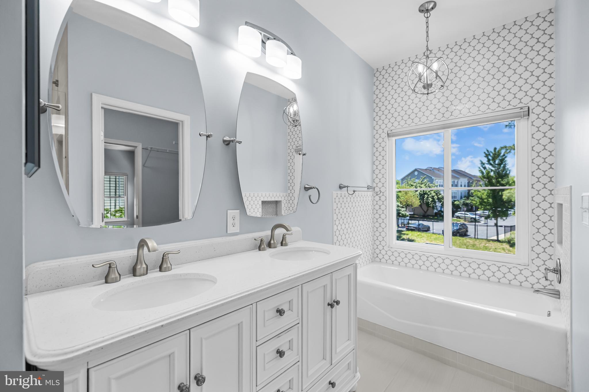 LIONSGATE - Residential