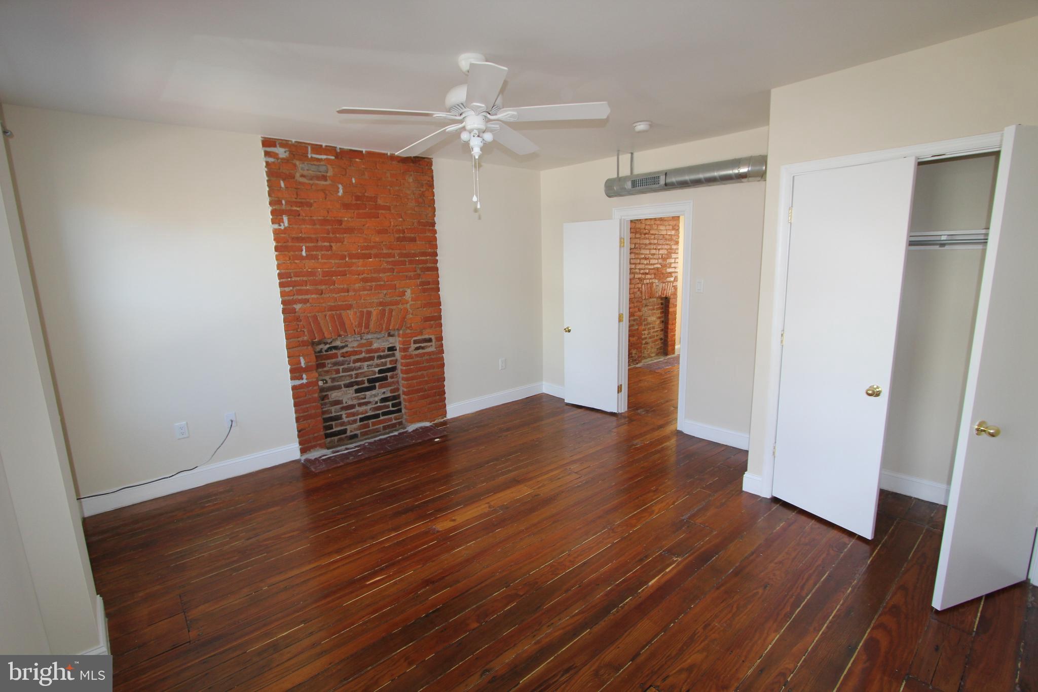 Modern one bedroom apartment in Graduate Hospital area! Walking distance to Rittenhouse Square, Center City, UARTS and all major shopping, entertainment and transportation. Hardwood floors throughout, exposed brick walls in the living room and kitchen area. Large living room, modern eat in kitchen, and ceramic tile bathroom . Central air and a designated washer & dryer for the unit. Cat OK with deposit ( $250). By appointment only. Available NOW
Rent is $1,295.00 a month plus utilities (gas & electric, water $40)