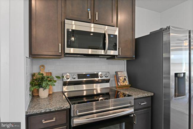 HUNTWELL WEST - Residential